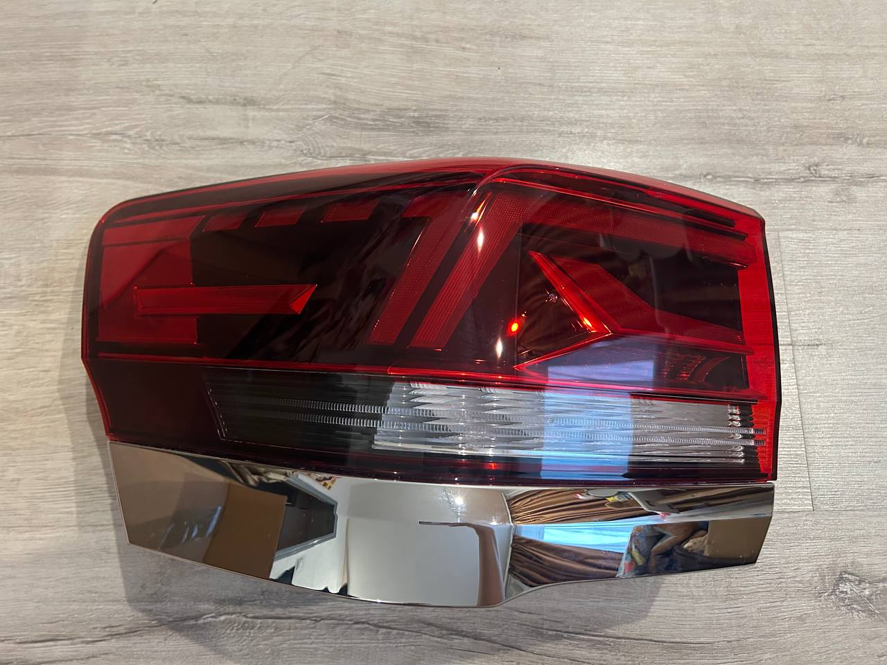 VOLKSWAGEN ATLAS Ліва сторона в крило Б/у оригінал 2021 - 2024 роки