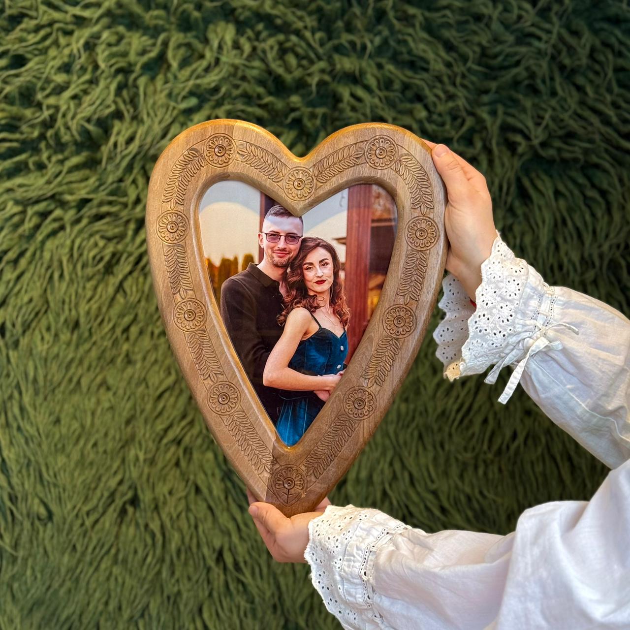 Рамка - серце для фото з дефектом 40*30 см