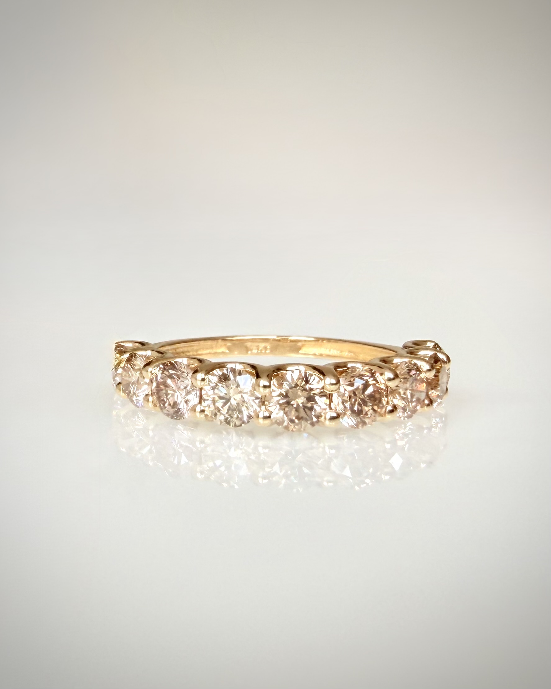 14K kultainen timanttirivisormus 1,99 ct – Light Champagne
