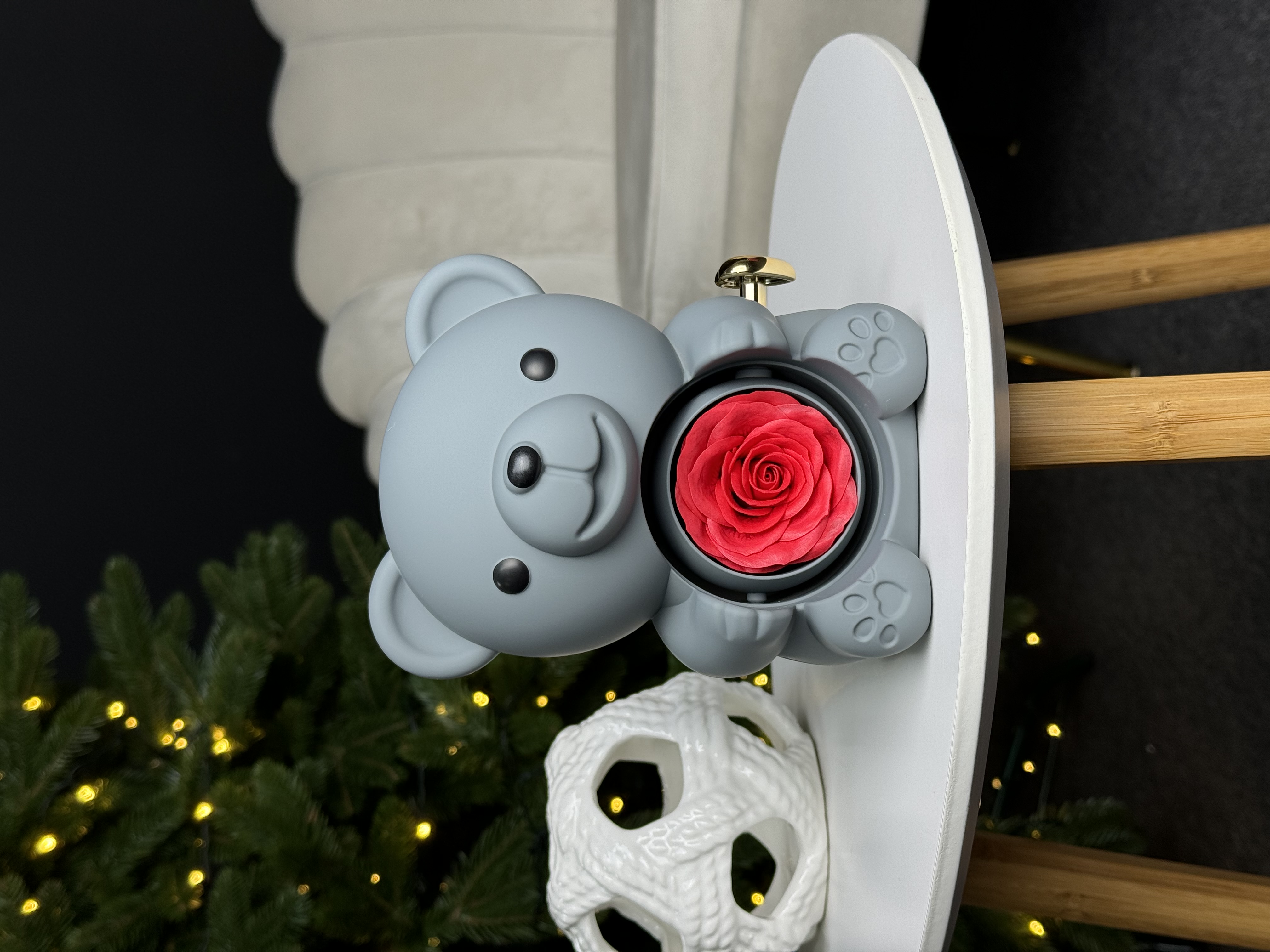 Скринька-ведмедик сірого кольору з вічною трояндою та кулоном💕