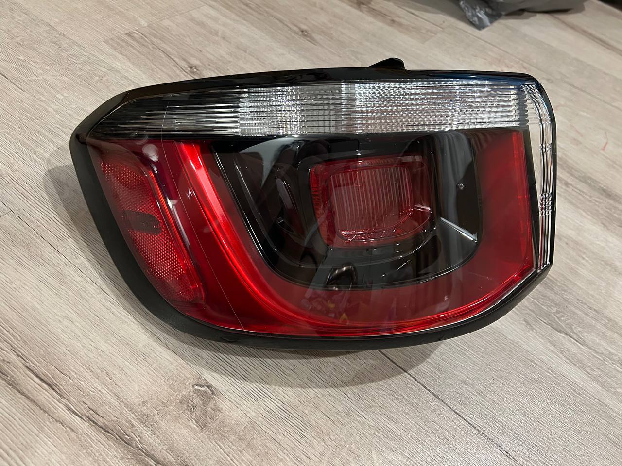 Jeep Compass 2 Ліва сторона Б/у оригінал (Водійська сторона в крило)  2017 - 2024 роки