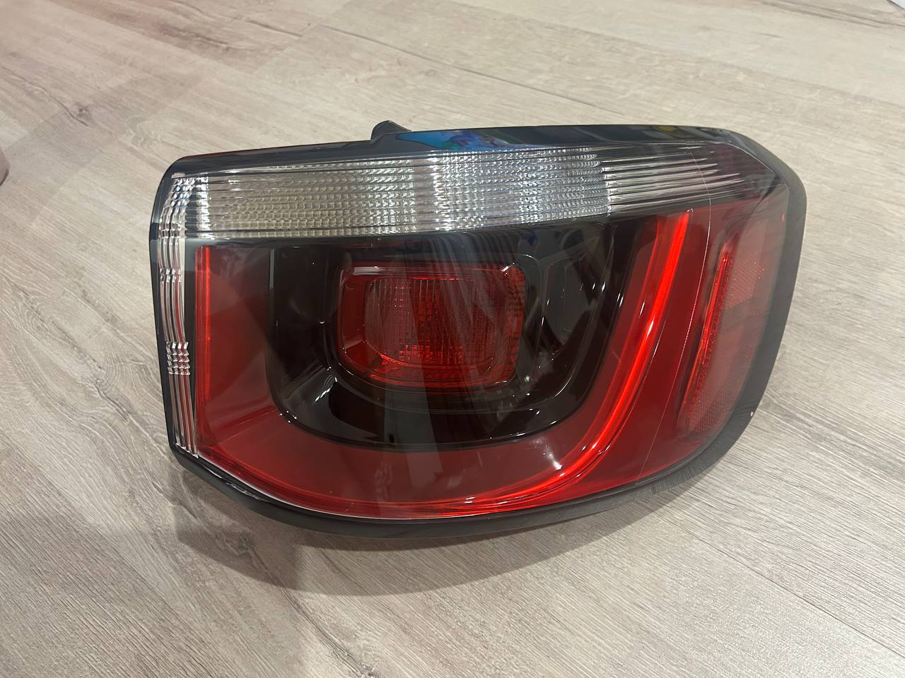 Jeep Compass 2 Права сторона Б/у оригінал (Пасажирська сторона в крило)  2017 - 2024 роки