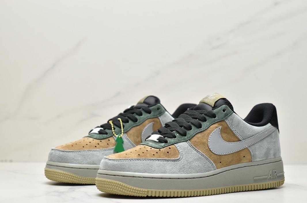 Nike Air Force 1’07 Low “Christmas” CQ5059-101