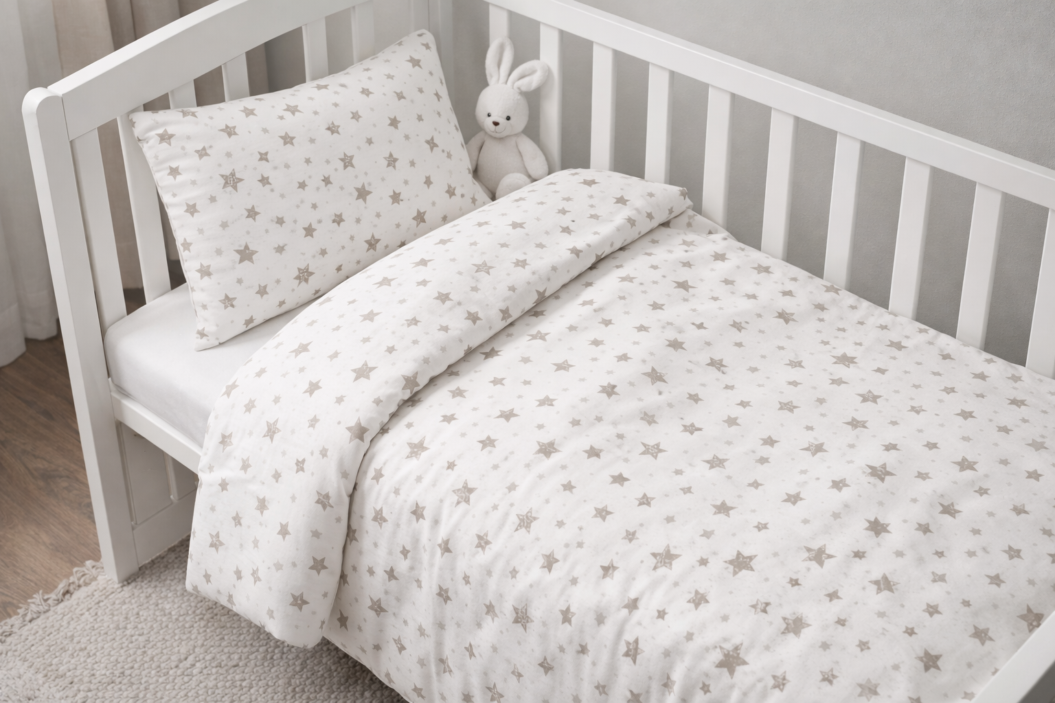 Постільна білизна  в ліжечко  ранфорс принт "Бежеві зірки на білому "