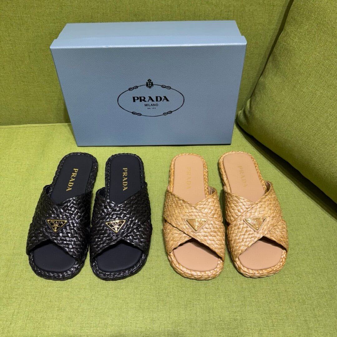Prada шльопанці