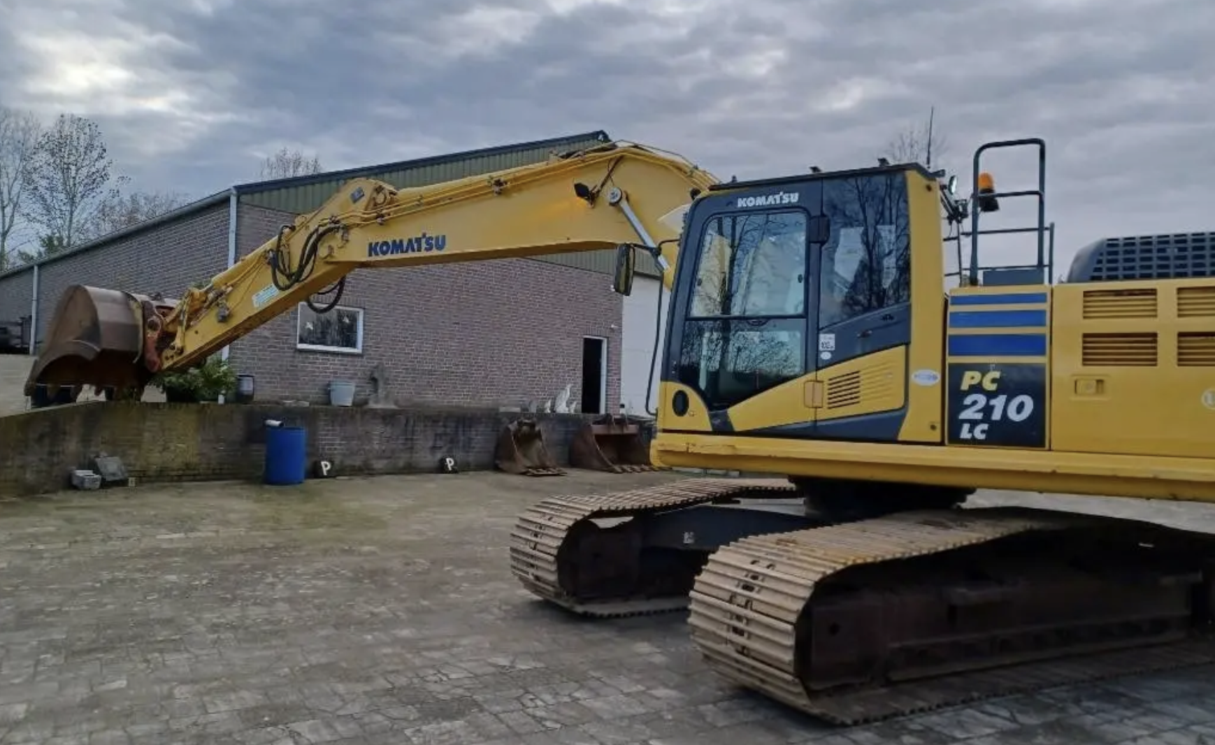 Екскаватор гусеничний | Komatsu PC 210 LC-10 | 2014 рік | 8 122 мотогодин