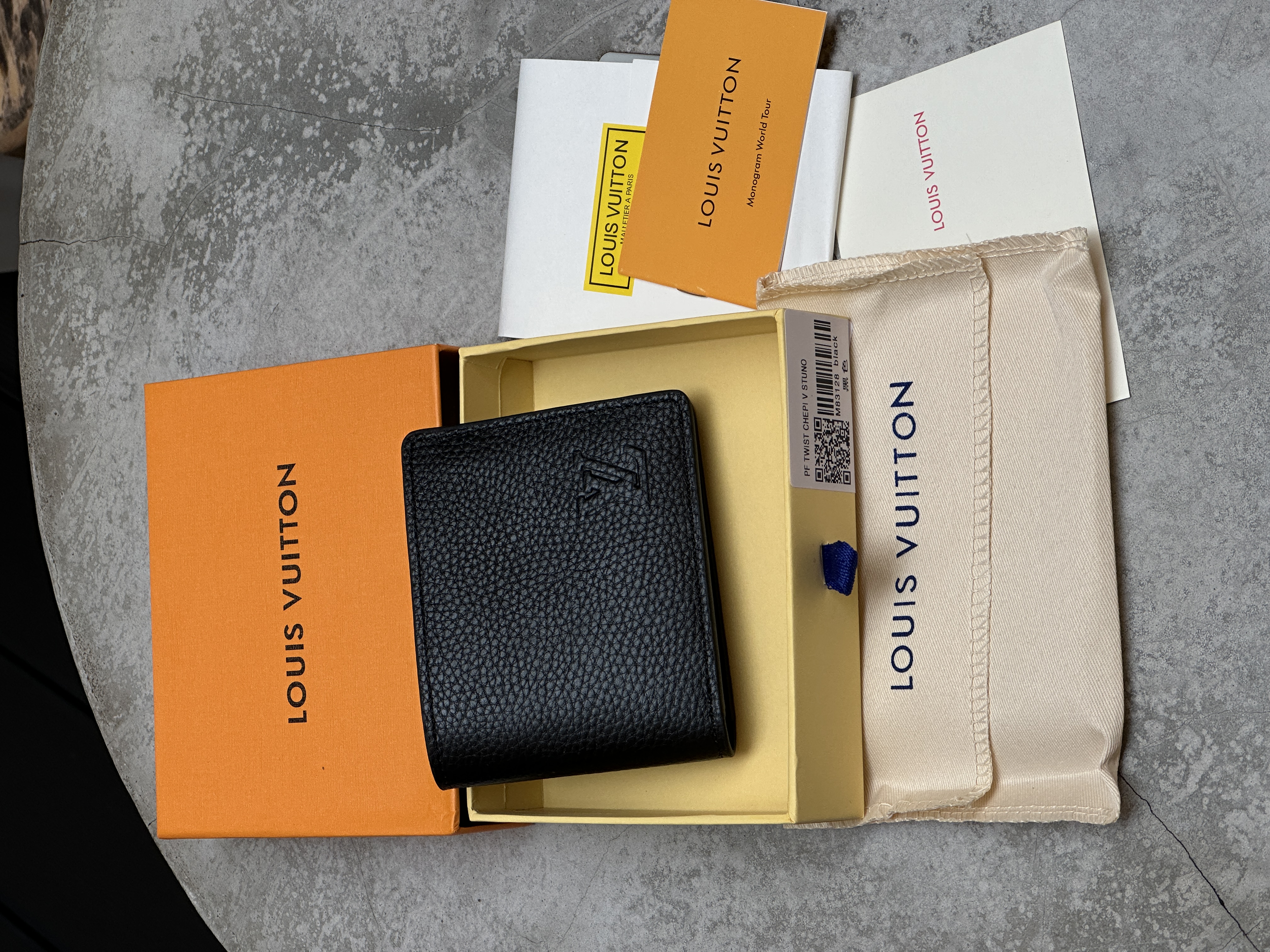 Louis Vuitton Aerogram Portefeuille Brazza NM Bi-fold Coin Purse Mini Black