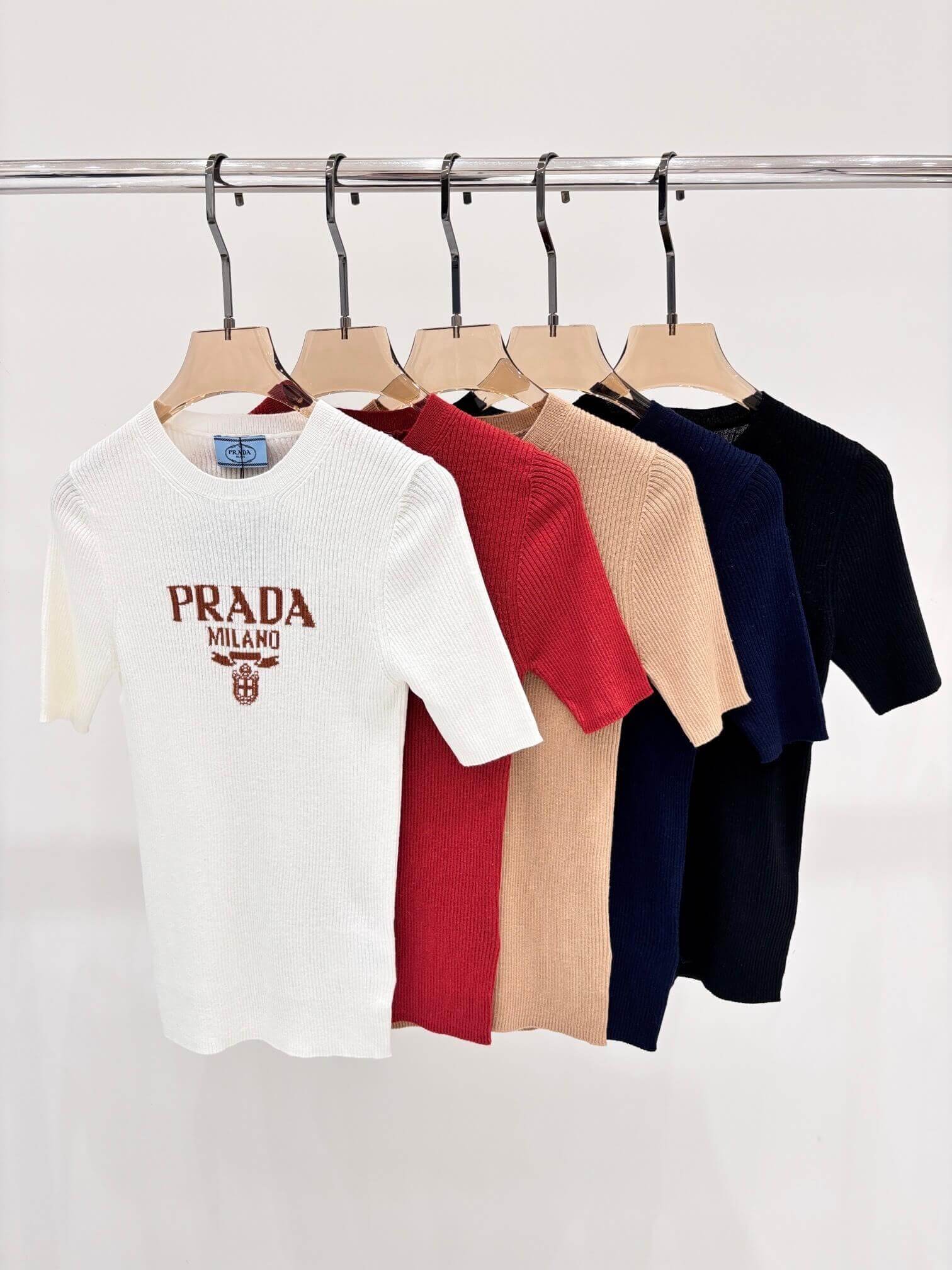 Prada кофта