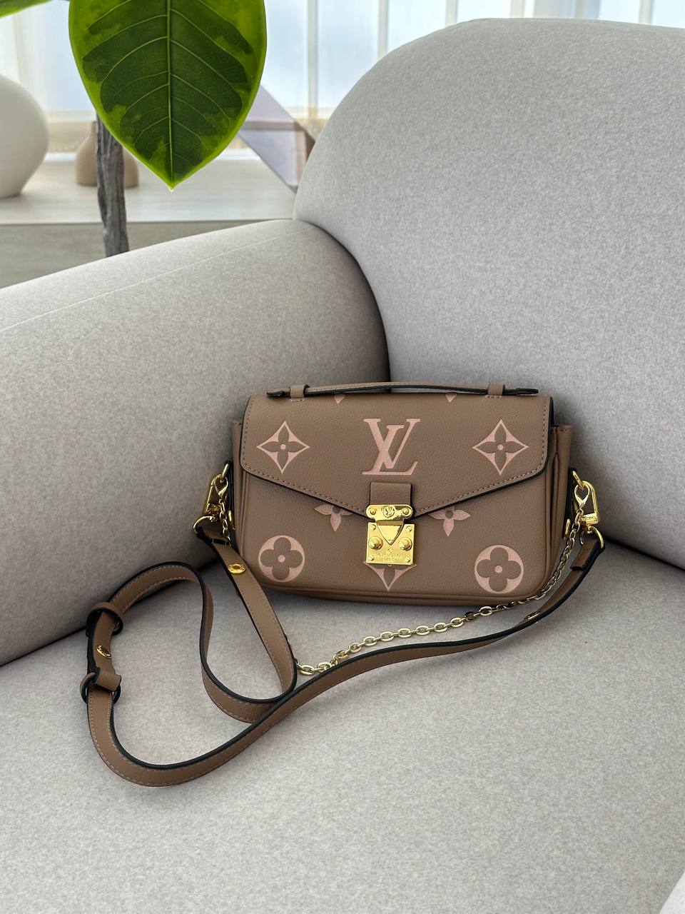 Louis Vuitton Pochette Métis East West Bag Beige