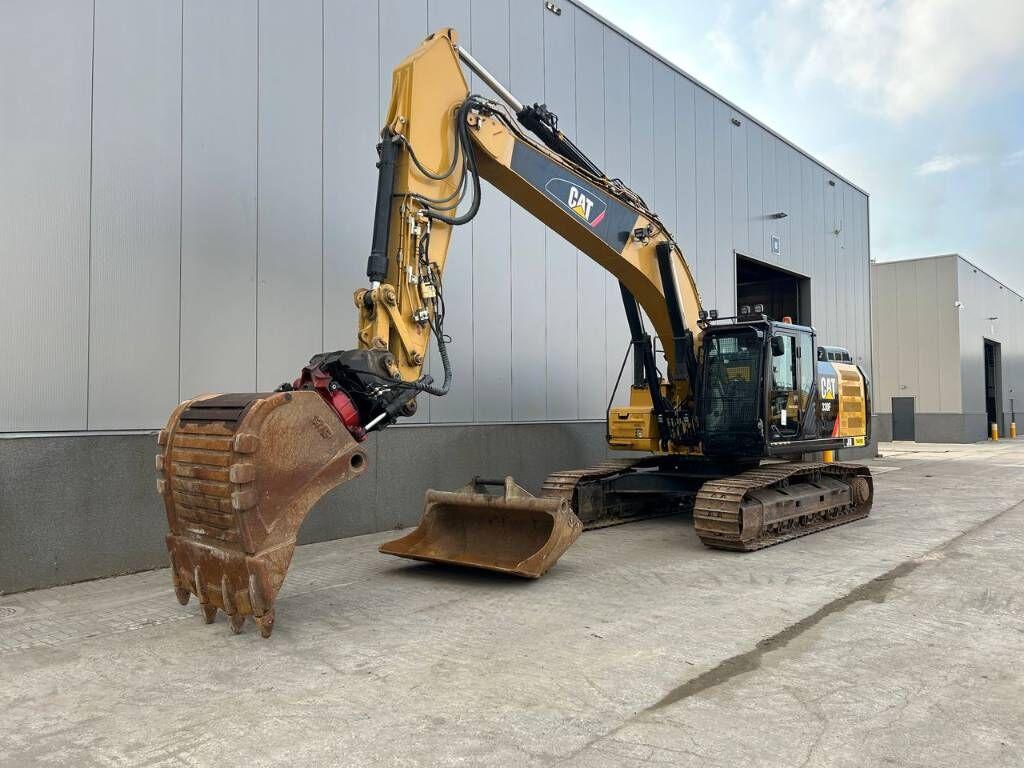 Екскаватор гусеничний caterpillar 330 | 2018 рік | 5 900 мотогодин