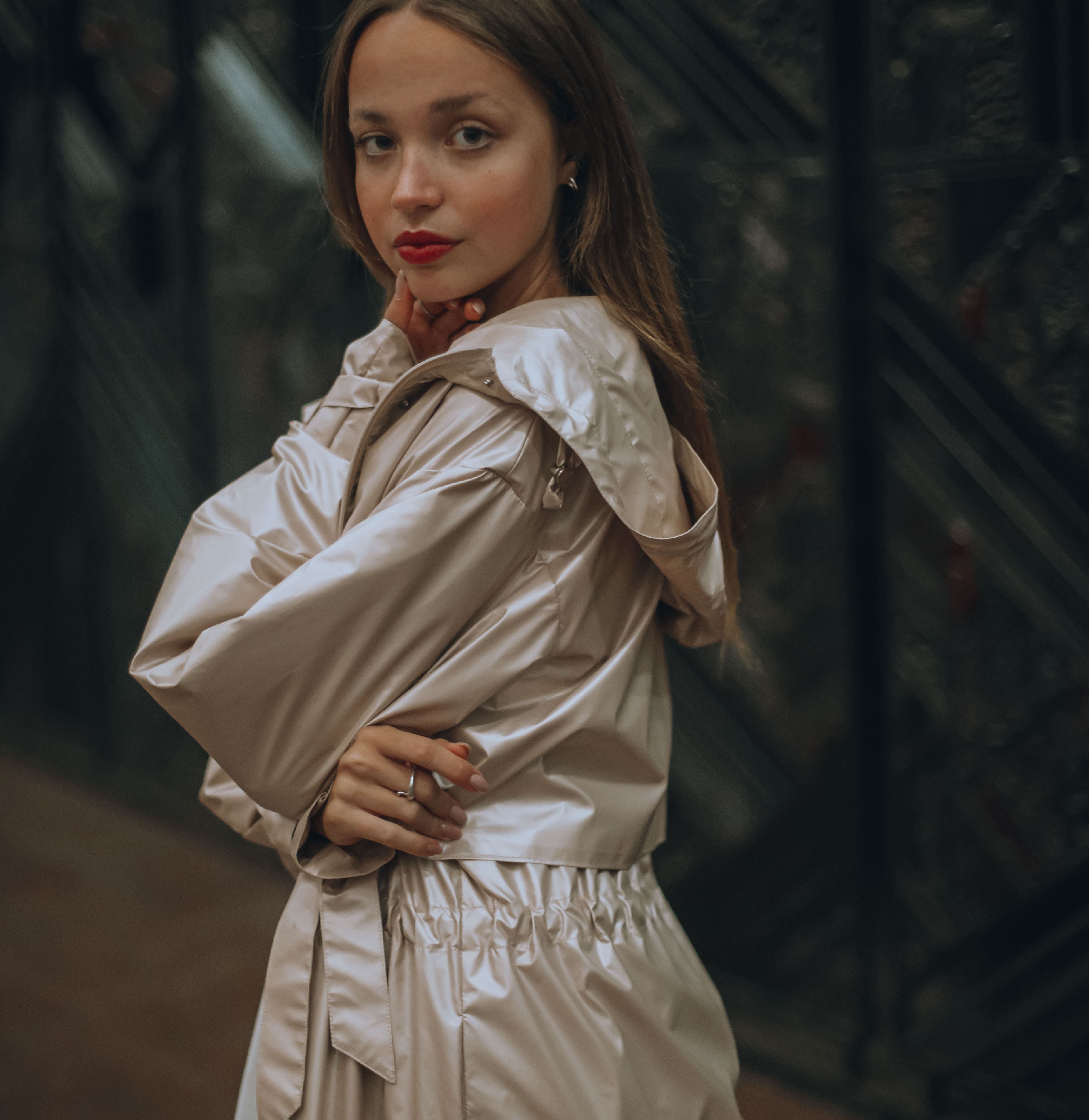 Бежевий тренч-дощовик | Glossy Beige Trench Designer Raincoat