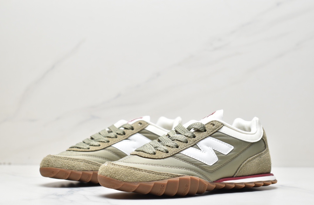 New Balance URC30BB