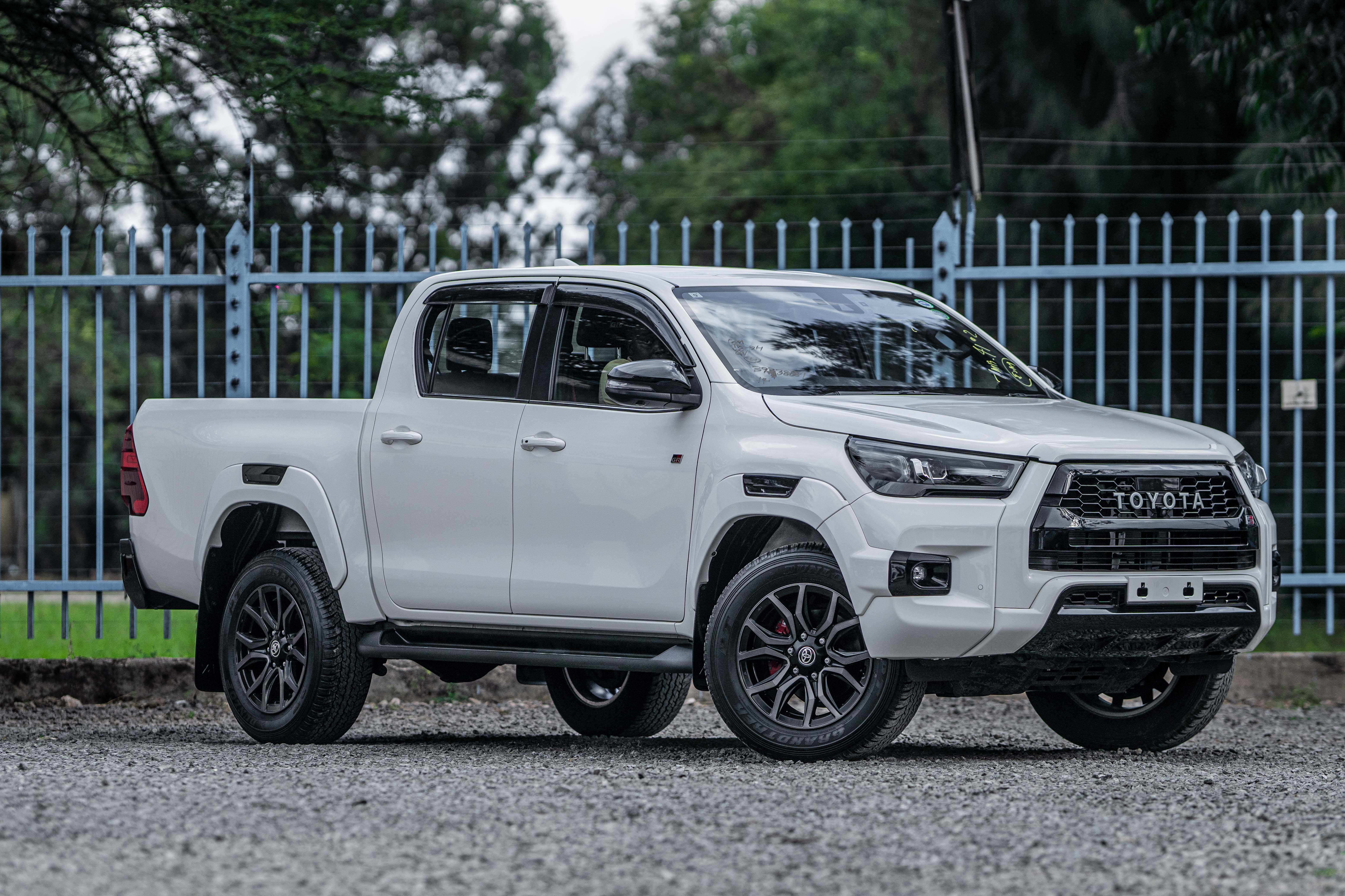 TOYOTA HILUX GR