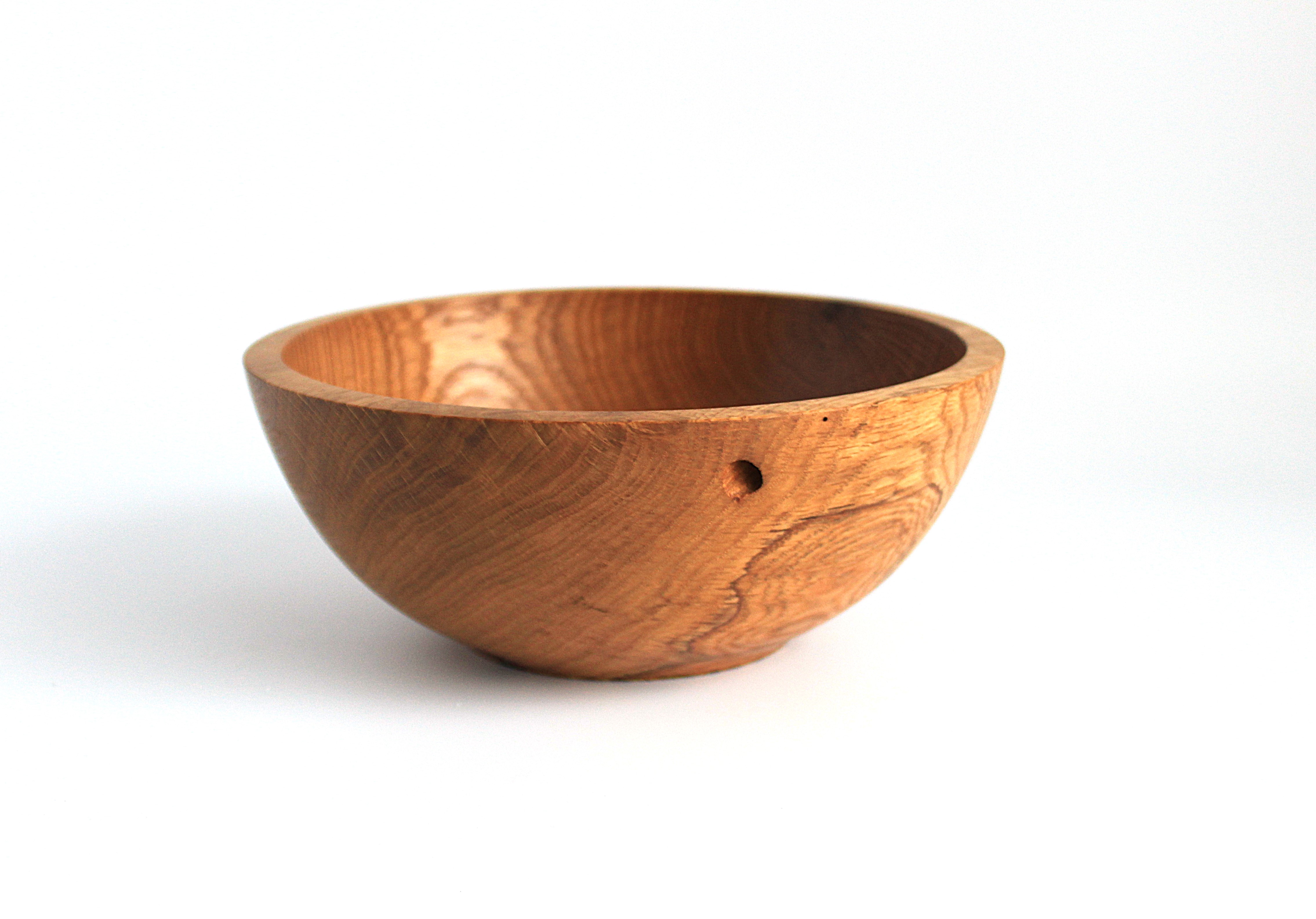 Миска з дуба для фруктів та горіхів