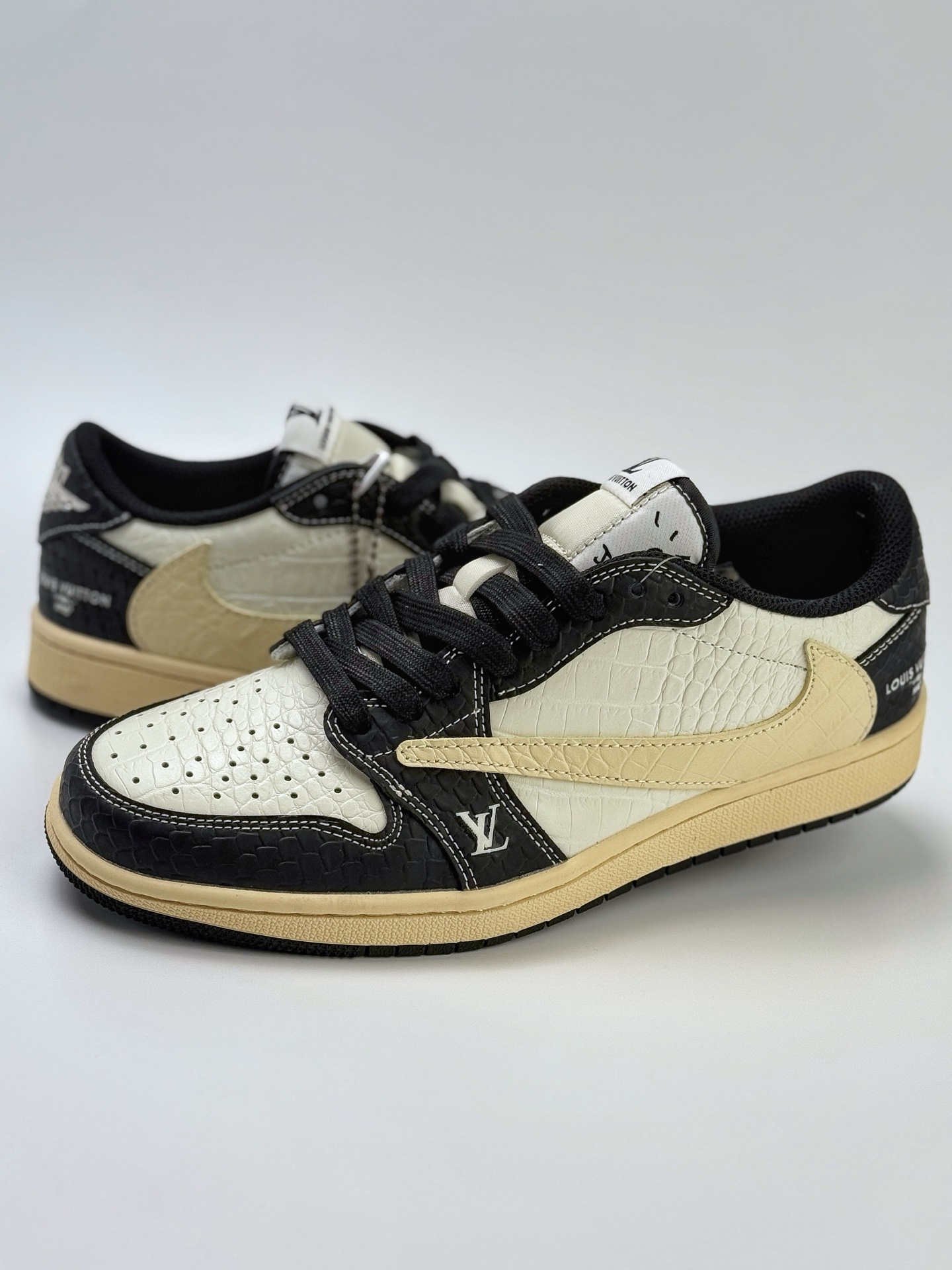 Travis Scott x Nike Air Jordan 1 Low x Louis Vuitton  XX3168-152