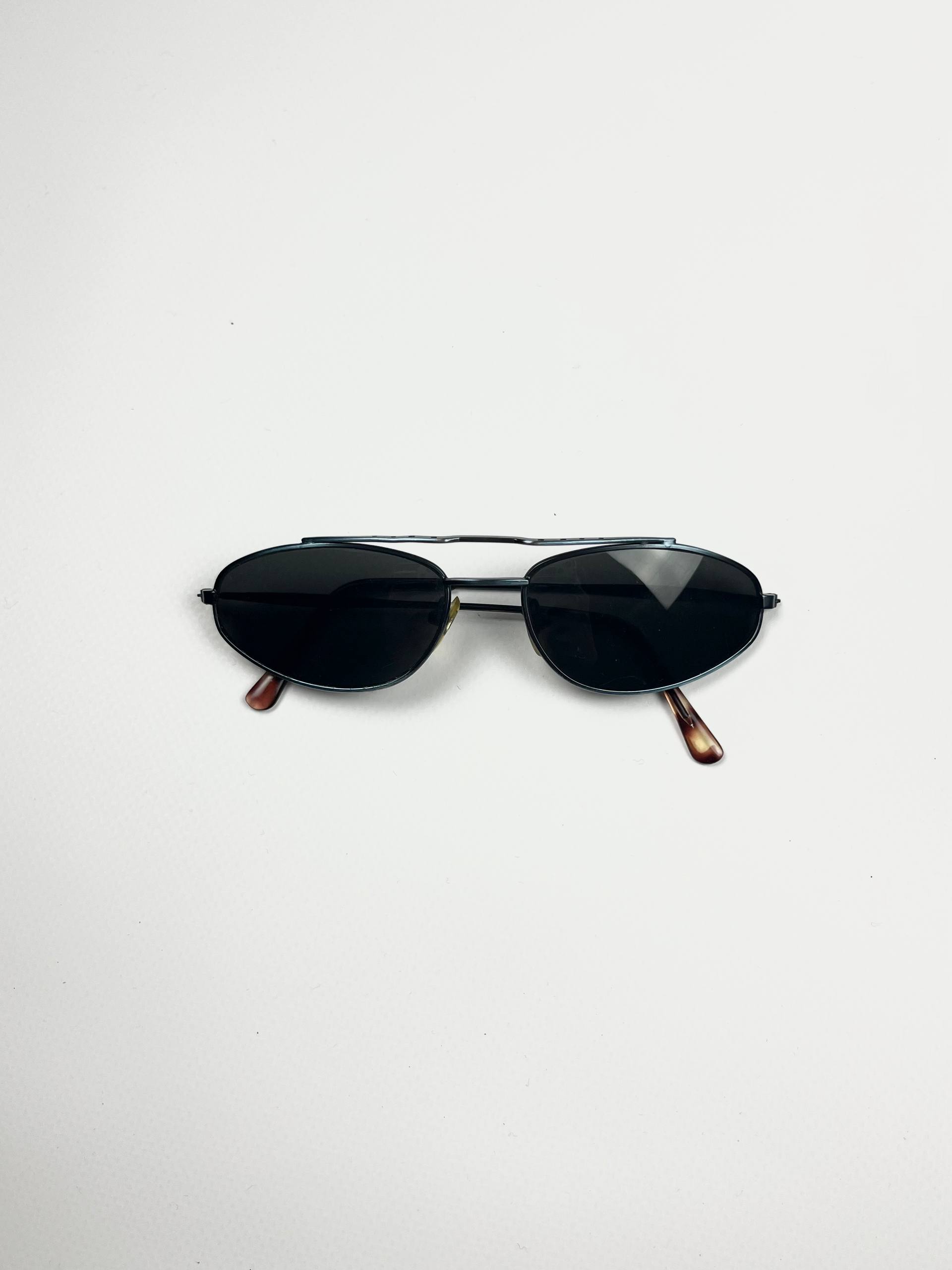 Vintage blue sunglasses ( bloody store )