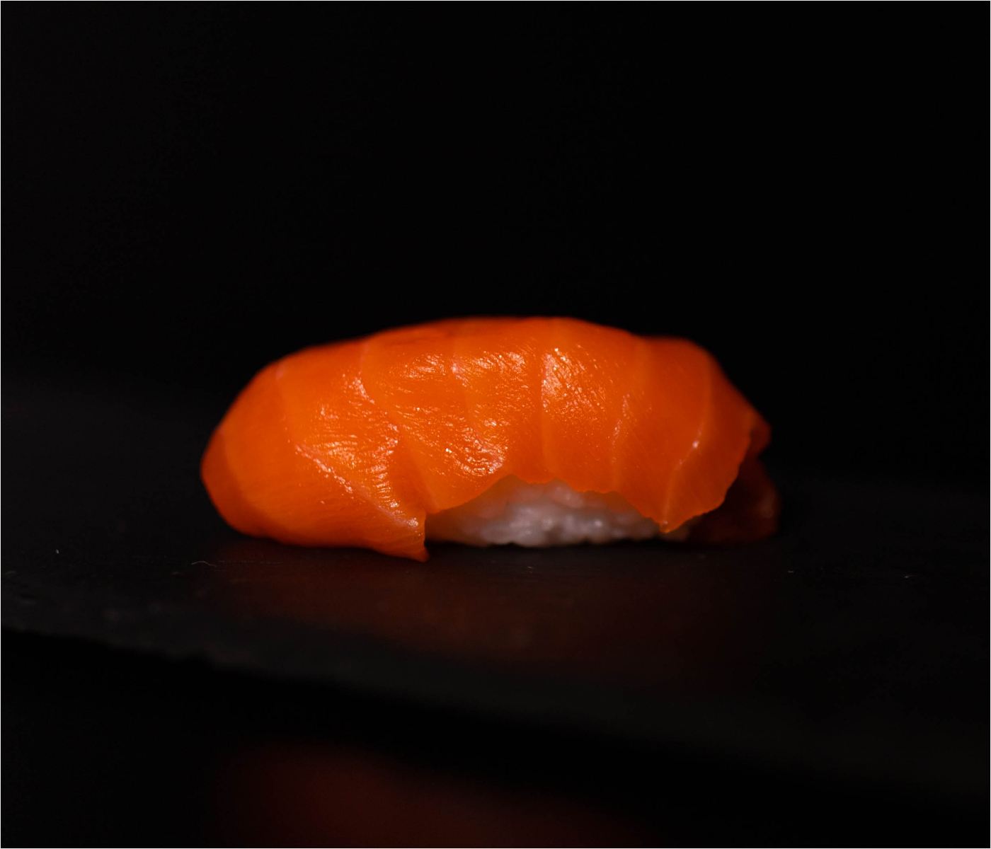 Нігірі з лососем