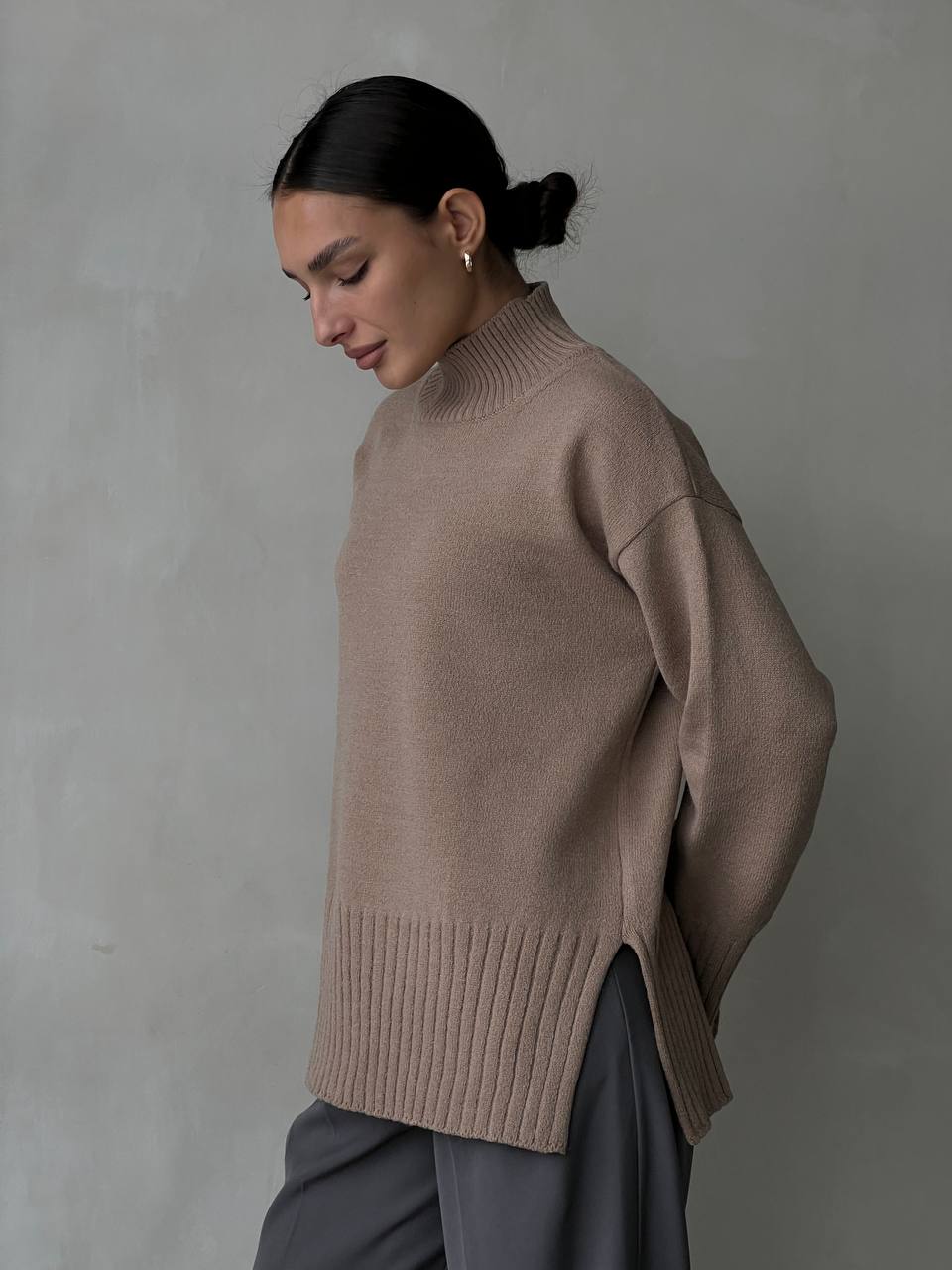 Светр беж подовжений