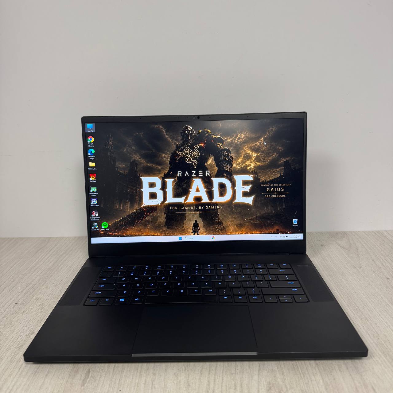 Razer Blade 15 RZ09-0409  2K 240Hz