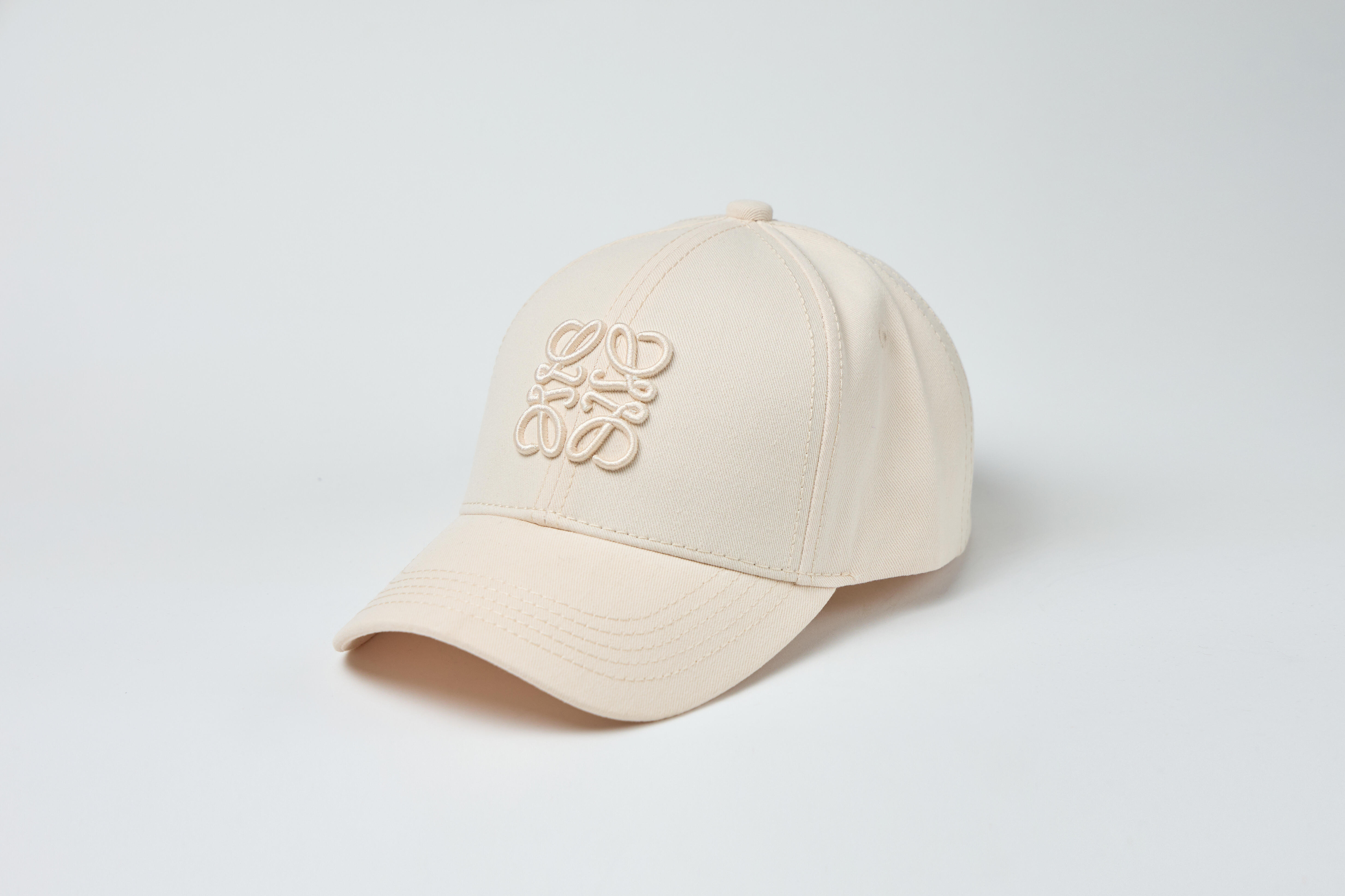 Бейсболка LOEWE Айворі Вишивка Айворі Копія