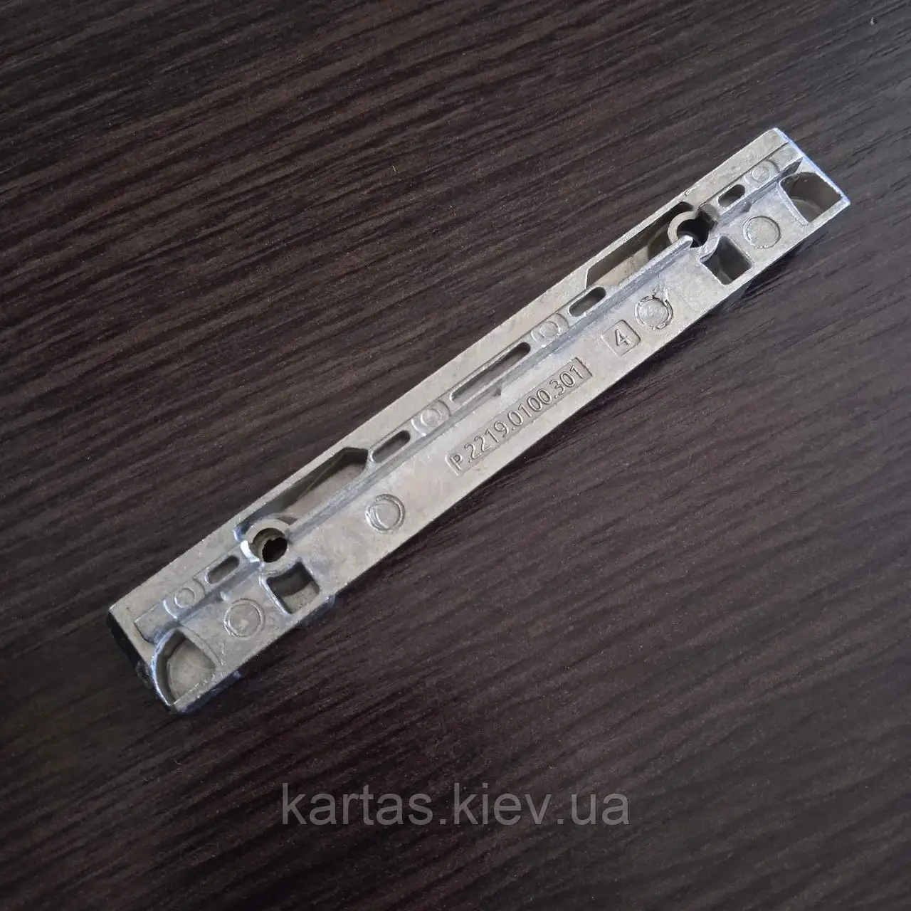 Відповідна планка до запірно-відкидного устройства права/ліва 9мм VORNE