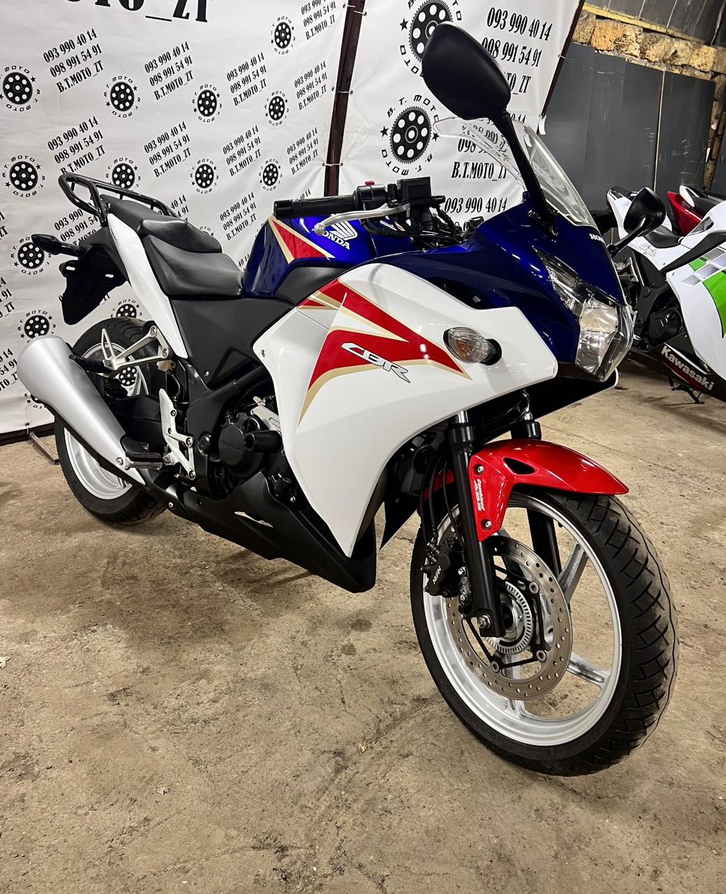 Honda CBR 250 2012 рік