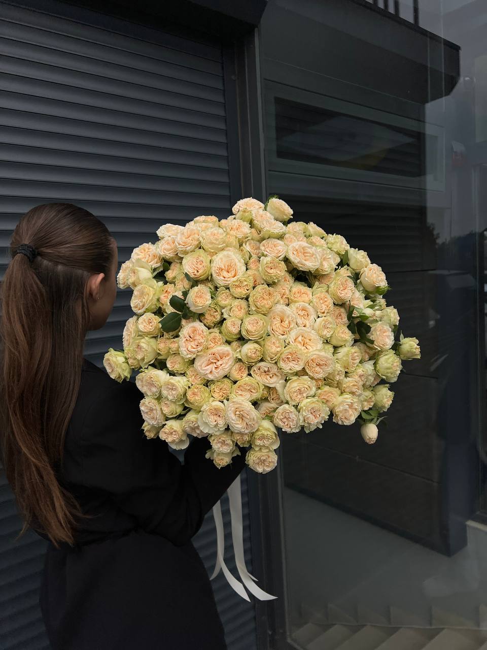 Кущові троянди  сорту Саммероуз