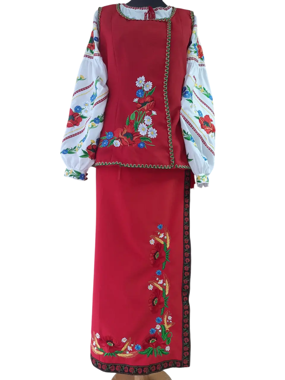 Жіночий костюм в українському стилі сорочка, спідниця і жилетка