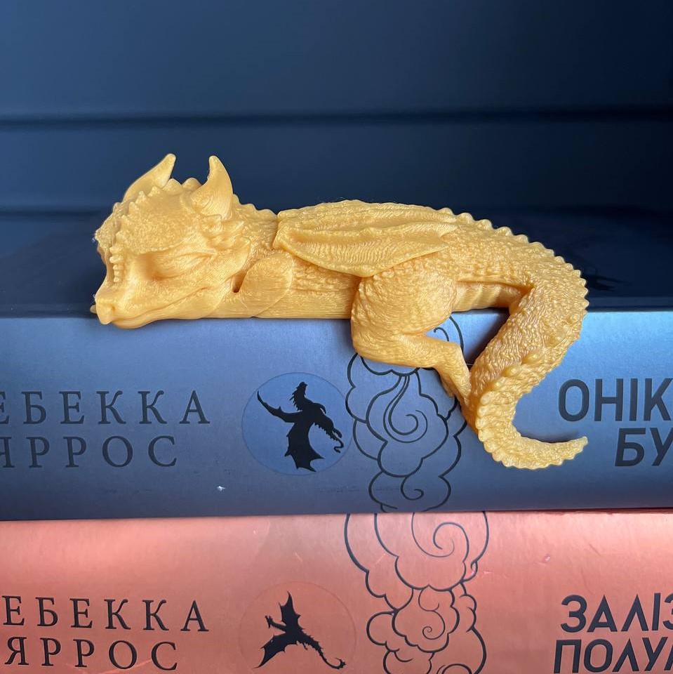 Фігурка для книжкової полиці Андарна Четверте Крило, Book nook 4th Wing, Дракони, 3Д друк