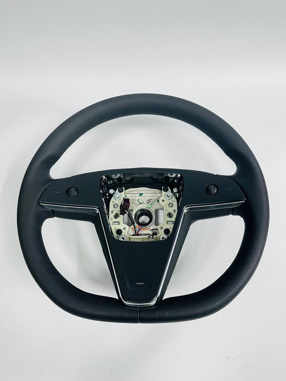 Кермо кругле на Tesla MS/MX plaid з сигналом царапини (У/Т) 2021-2025