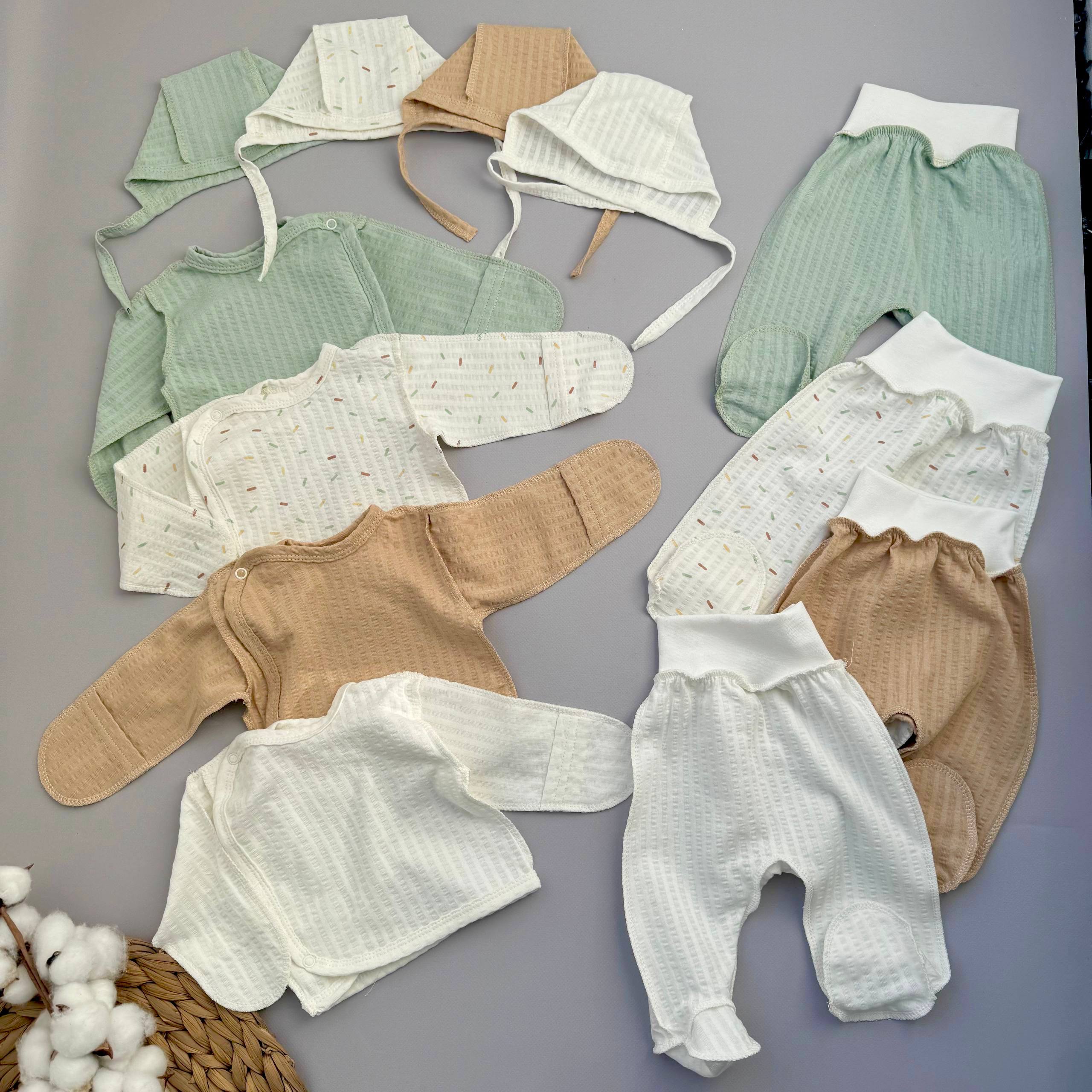 Комплект для новонародженого: розпашонка з повзунками і шапочка чепчик на зав'язках