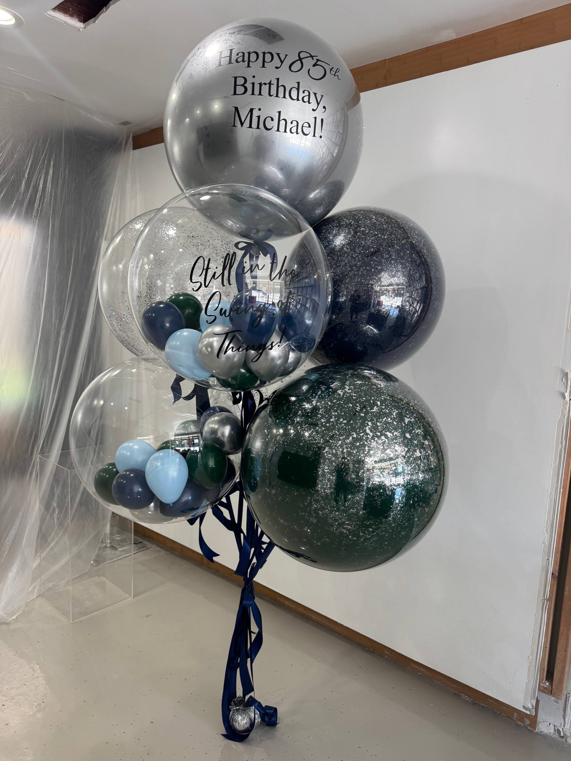 Signature Giant Balloon Bunch