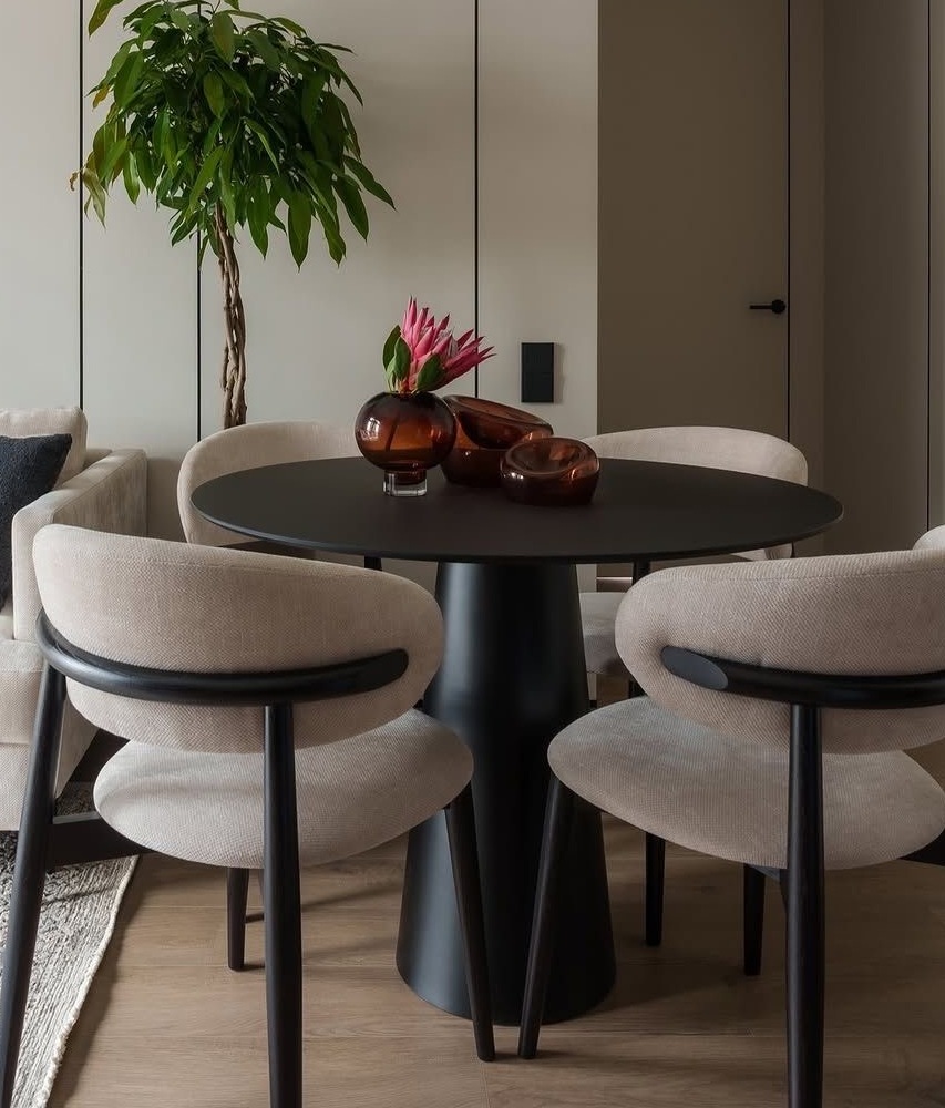 Обідній стіл Pillar з масиву дуба / ясеня