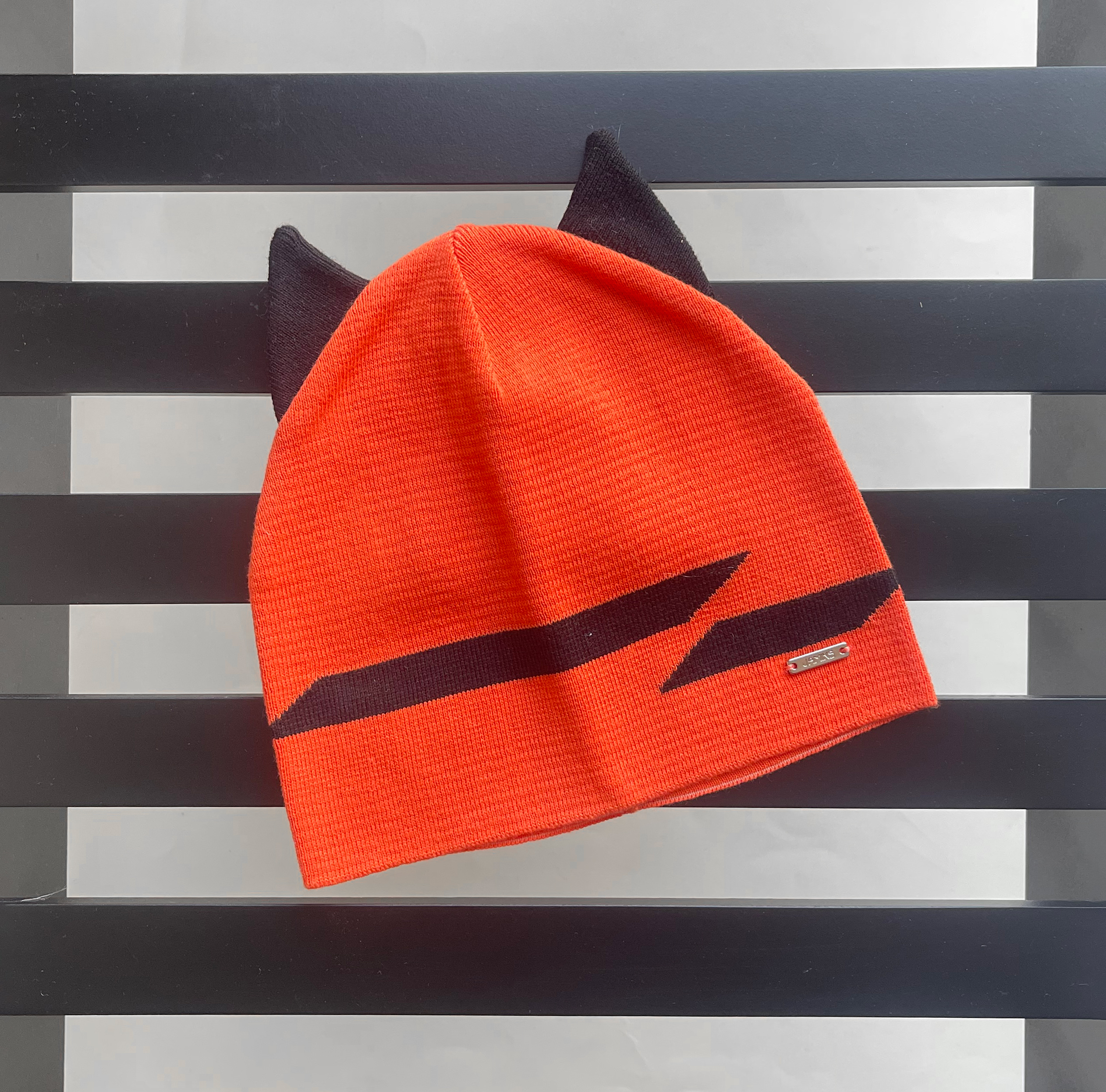 Трикотажна шапка з вушками