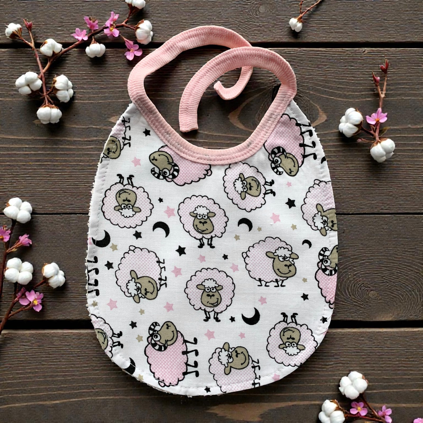 Непромокаючий слинявчик на зав’язках Барашки