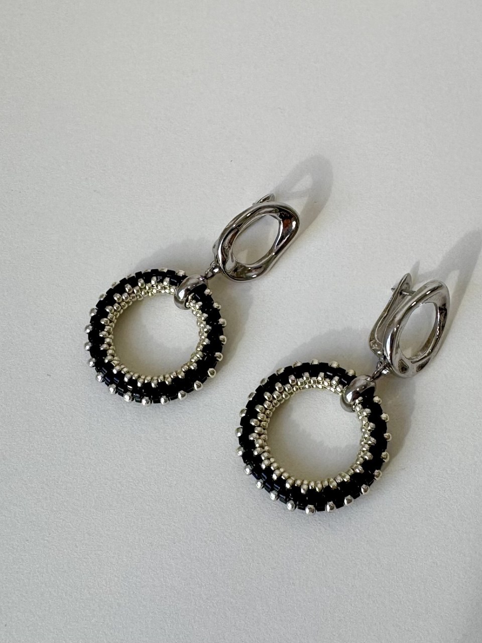 Сережки black & silver