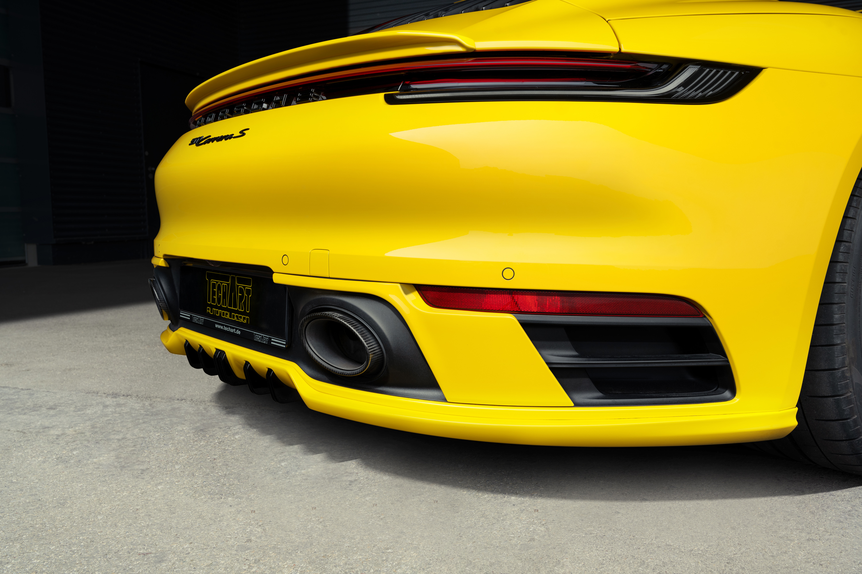 Porsche 911 (992) TECHART Aero wings for rear apron