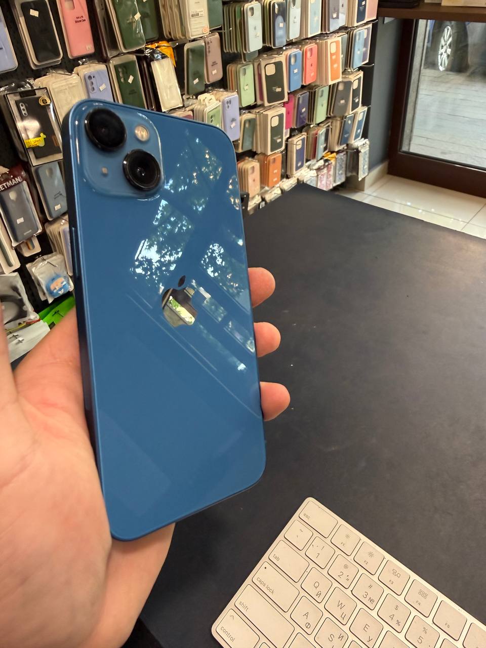 iPhone 13,  256Gb, фізична SIM-карта. Дуже хороший стан!