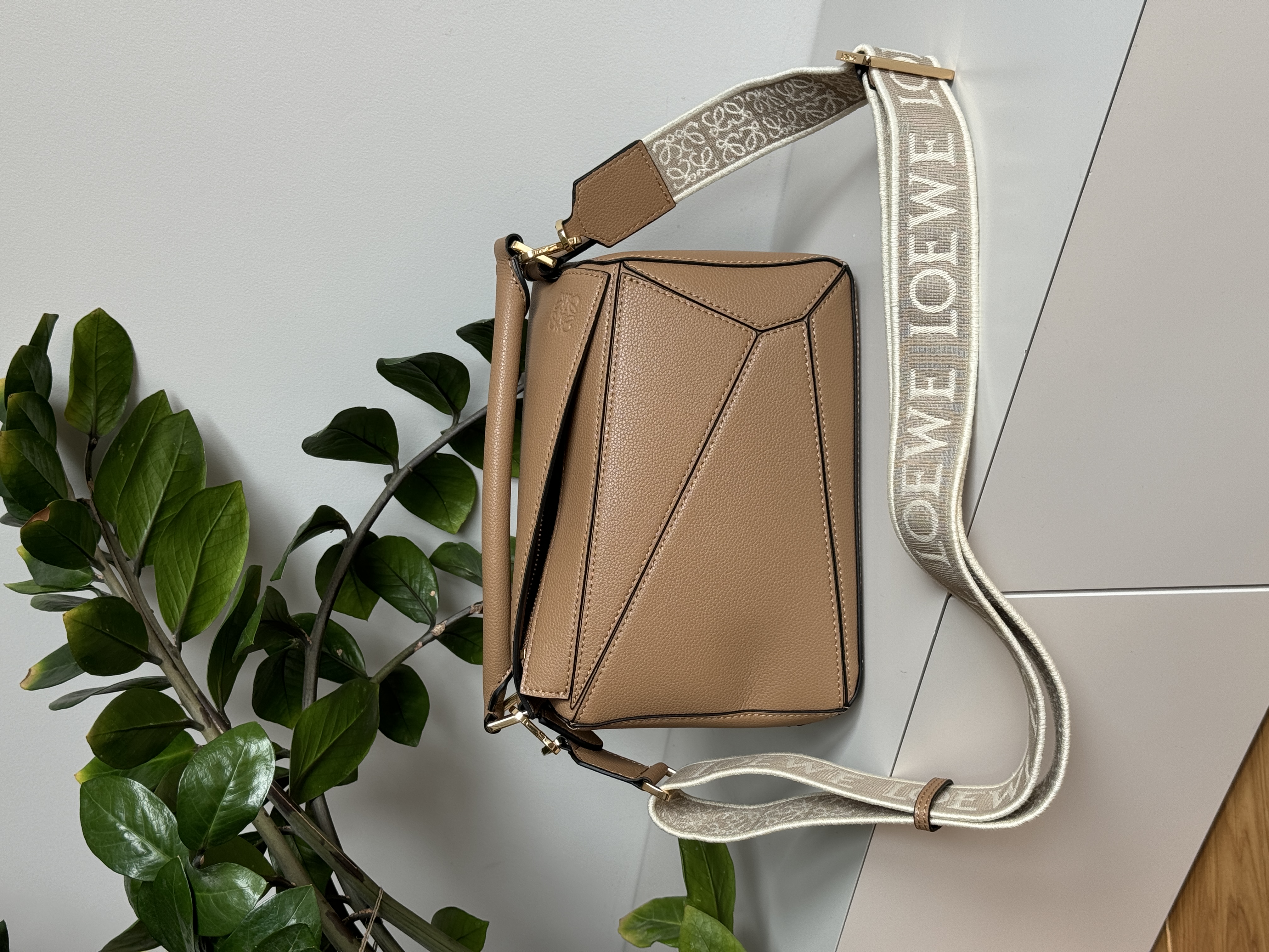 Loewe Small Puzzle Bag in Classic Calfskin Caramel