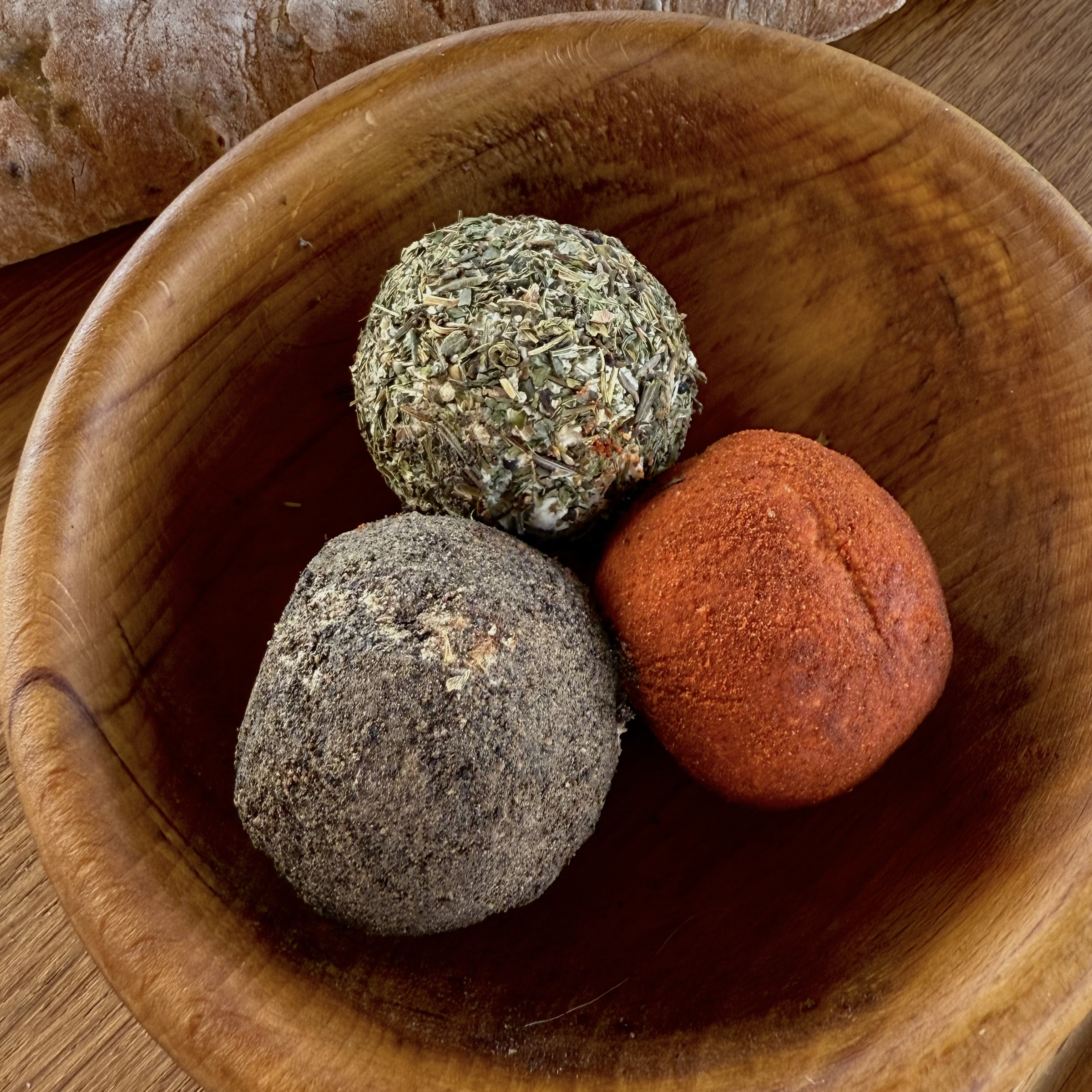 Сирні кульки в спеціях