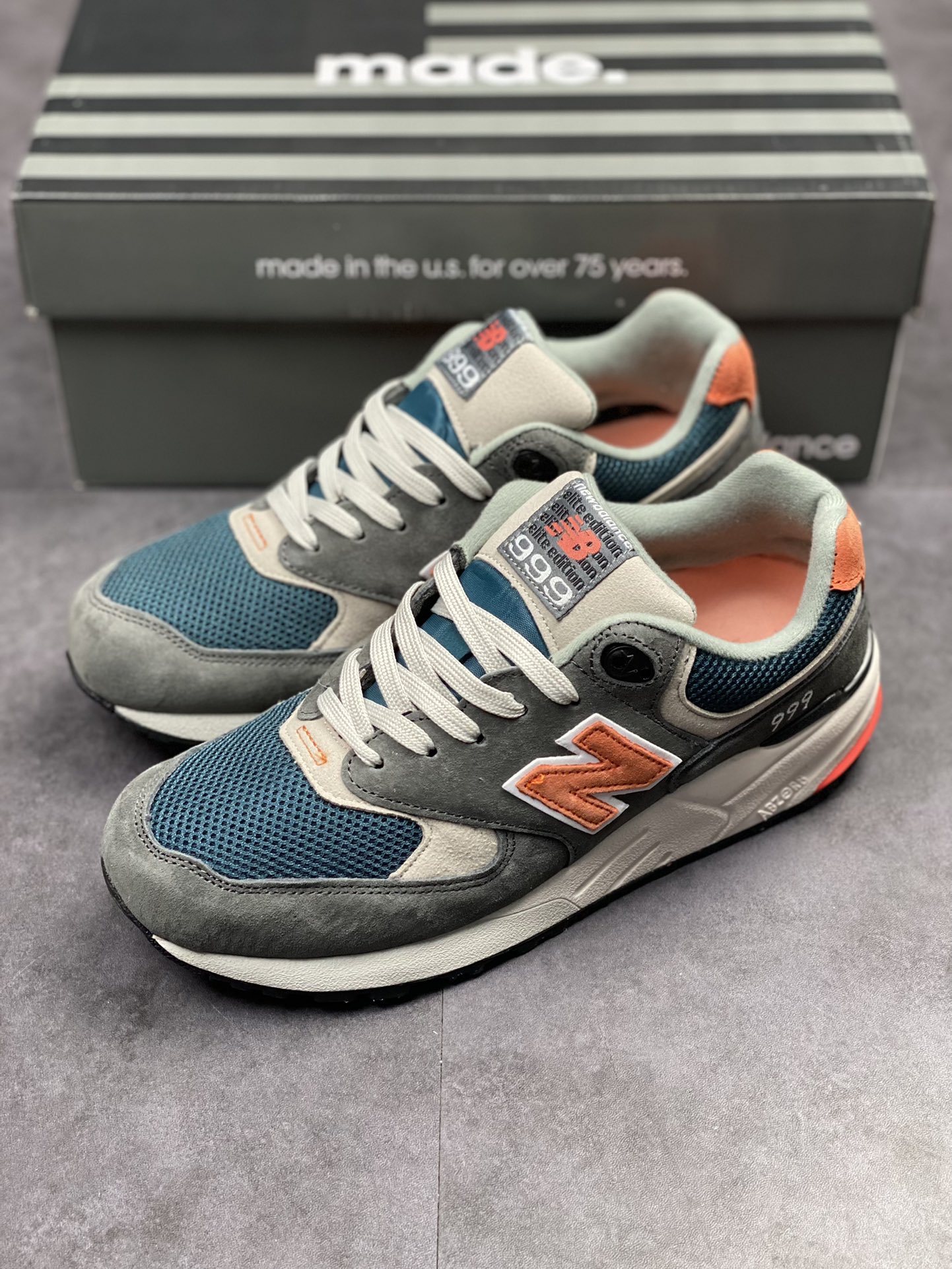 New Balance Original version ML999AD