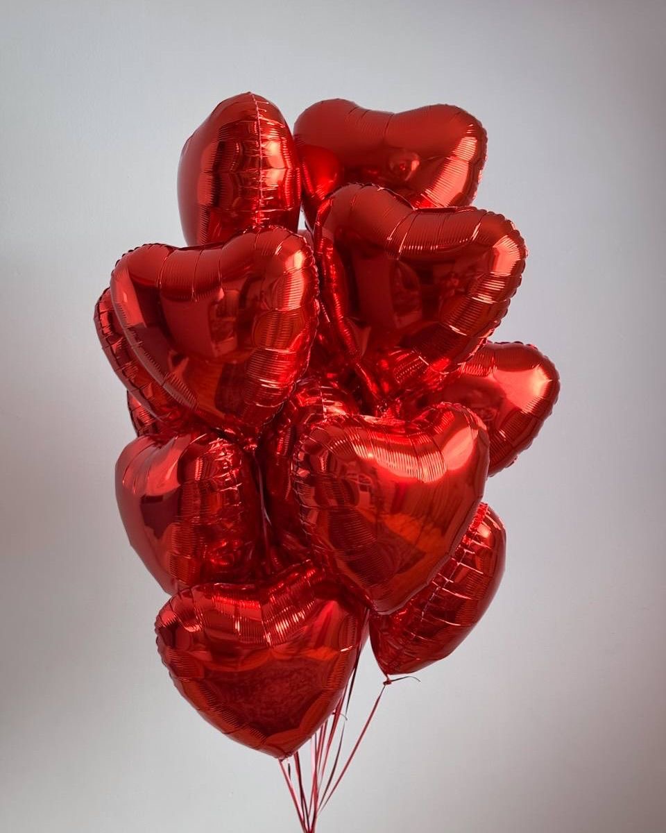 Набір: Хмара з 15 фольгованих сердець на стрічках