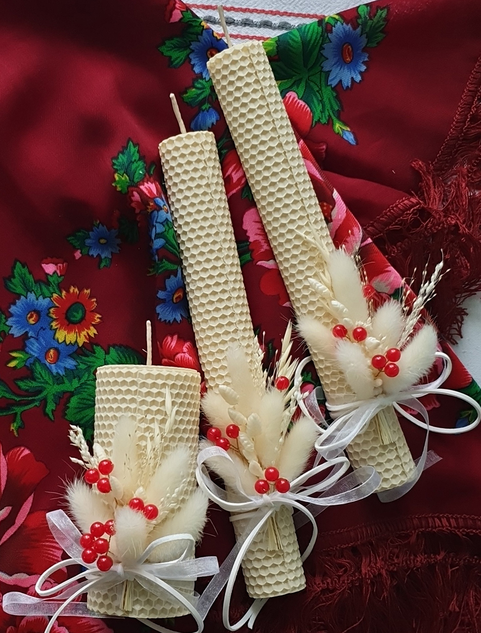 Сімейне вогнище вощина з сухоцвітом та намистинами