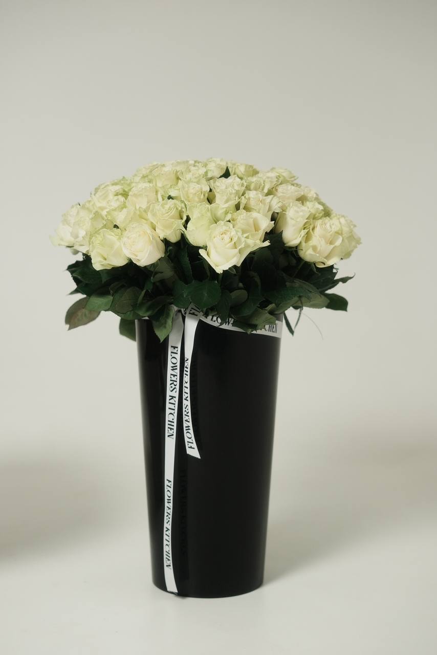 51 біла еквадорська троянда