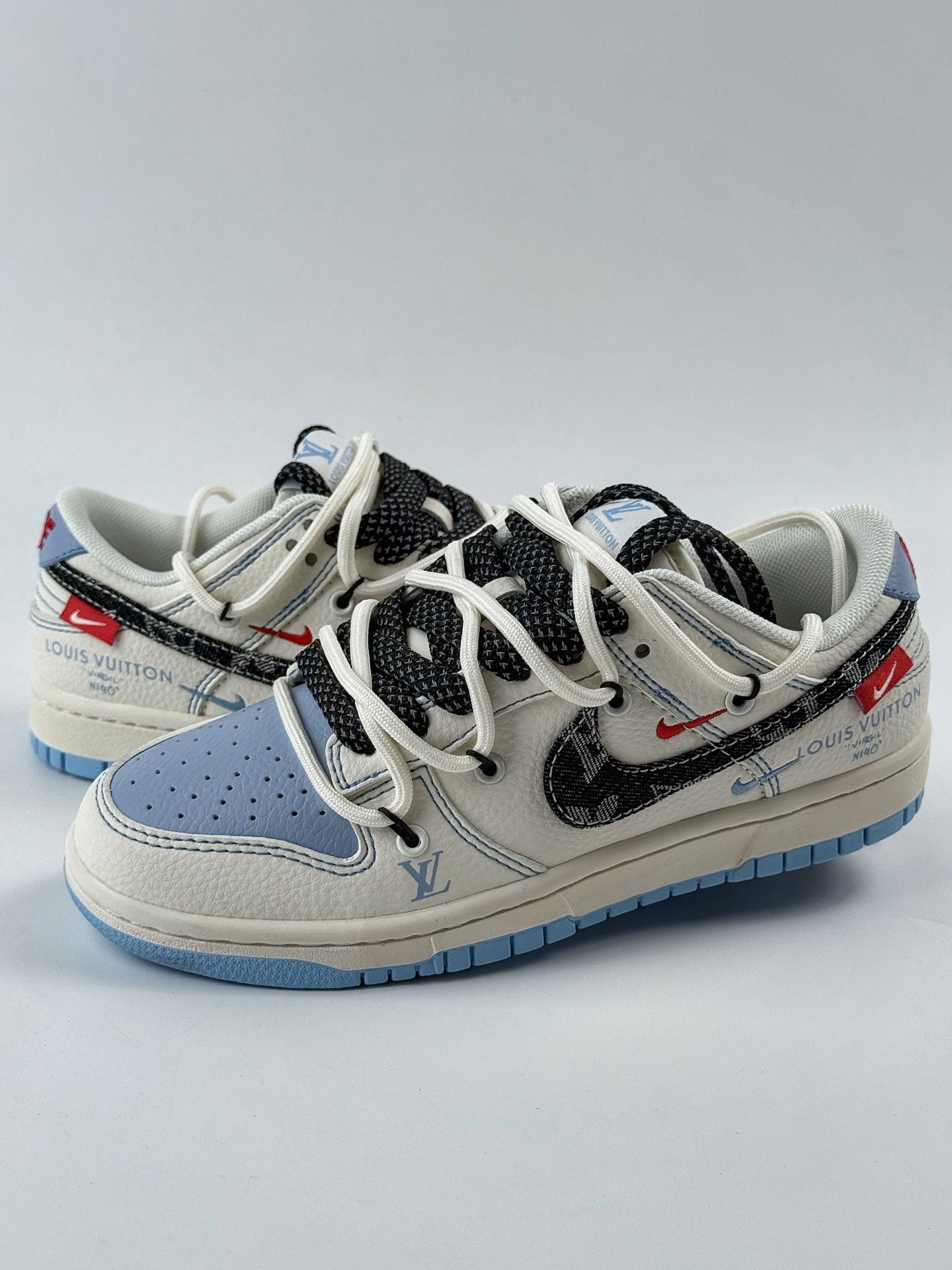 Nike SB Dunk Low x Louis Vuitton  FC1688-219