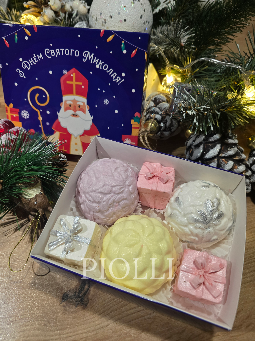Зефірні кульки у коробці Св. Миколай