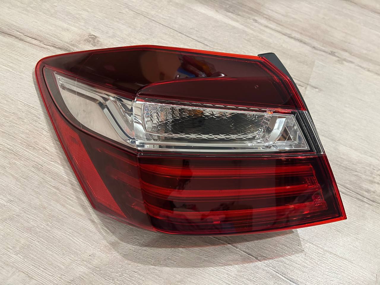 Honda Accord б.у оригінал Ліва в крило 2016 - 2017 роки