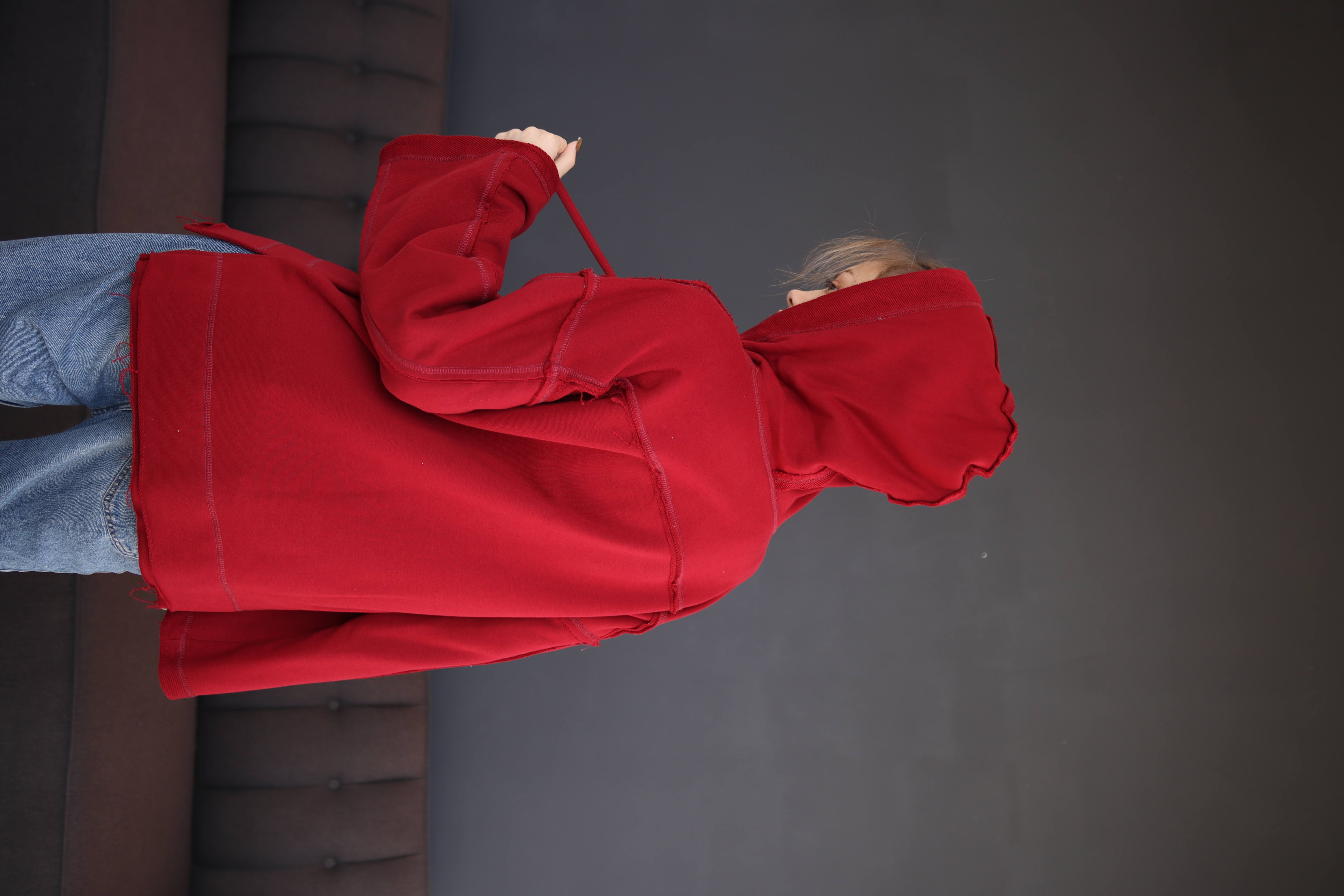 Червоний світшот "Есенція JV"