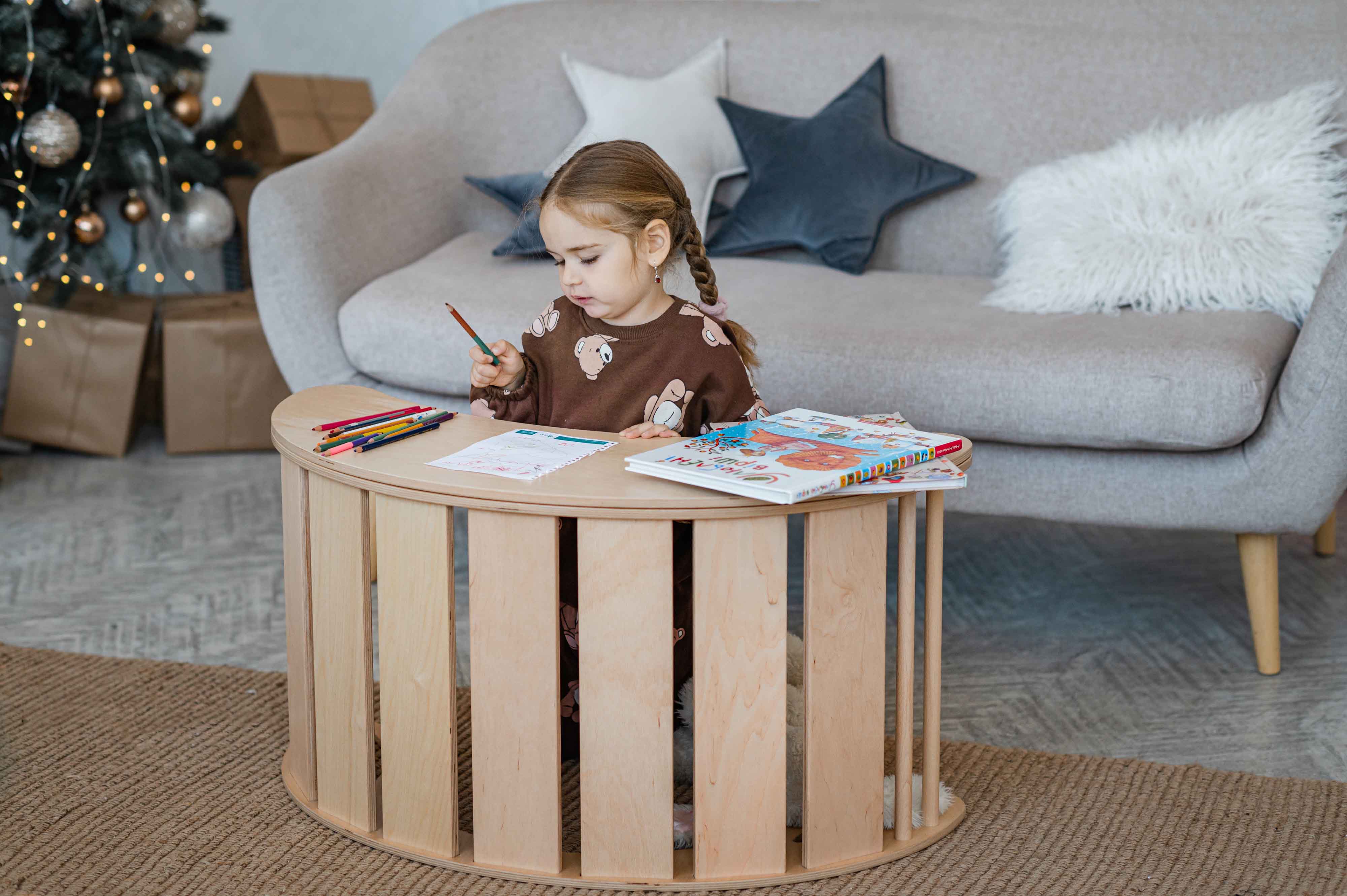 A table (for a rocking chair)