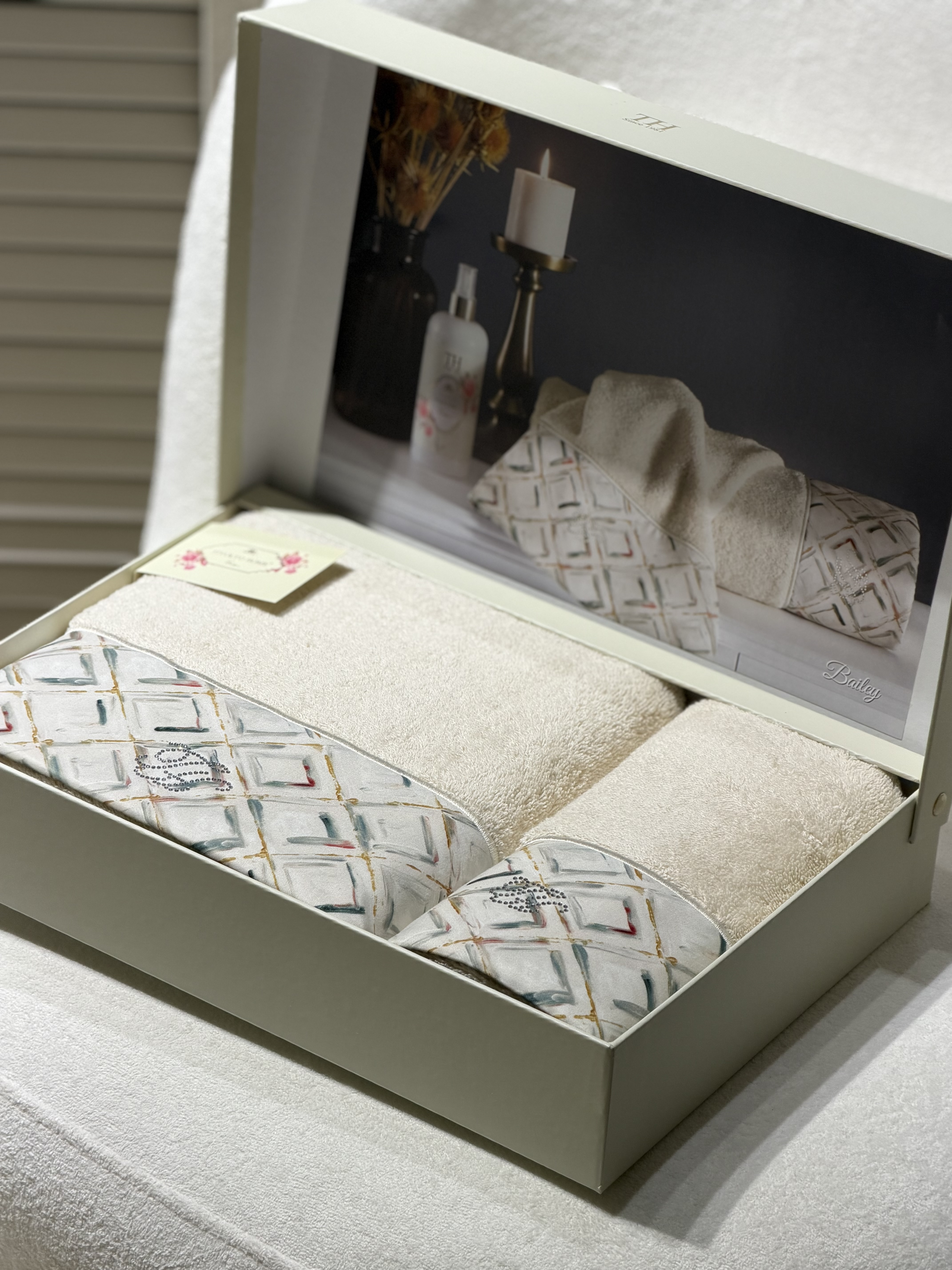 Комплект із двох рушників Bailey преміум бренду Tivolyo Home